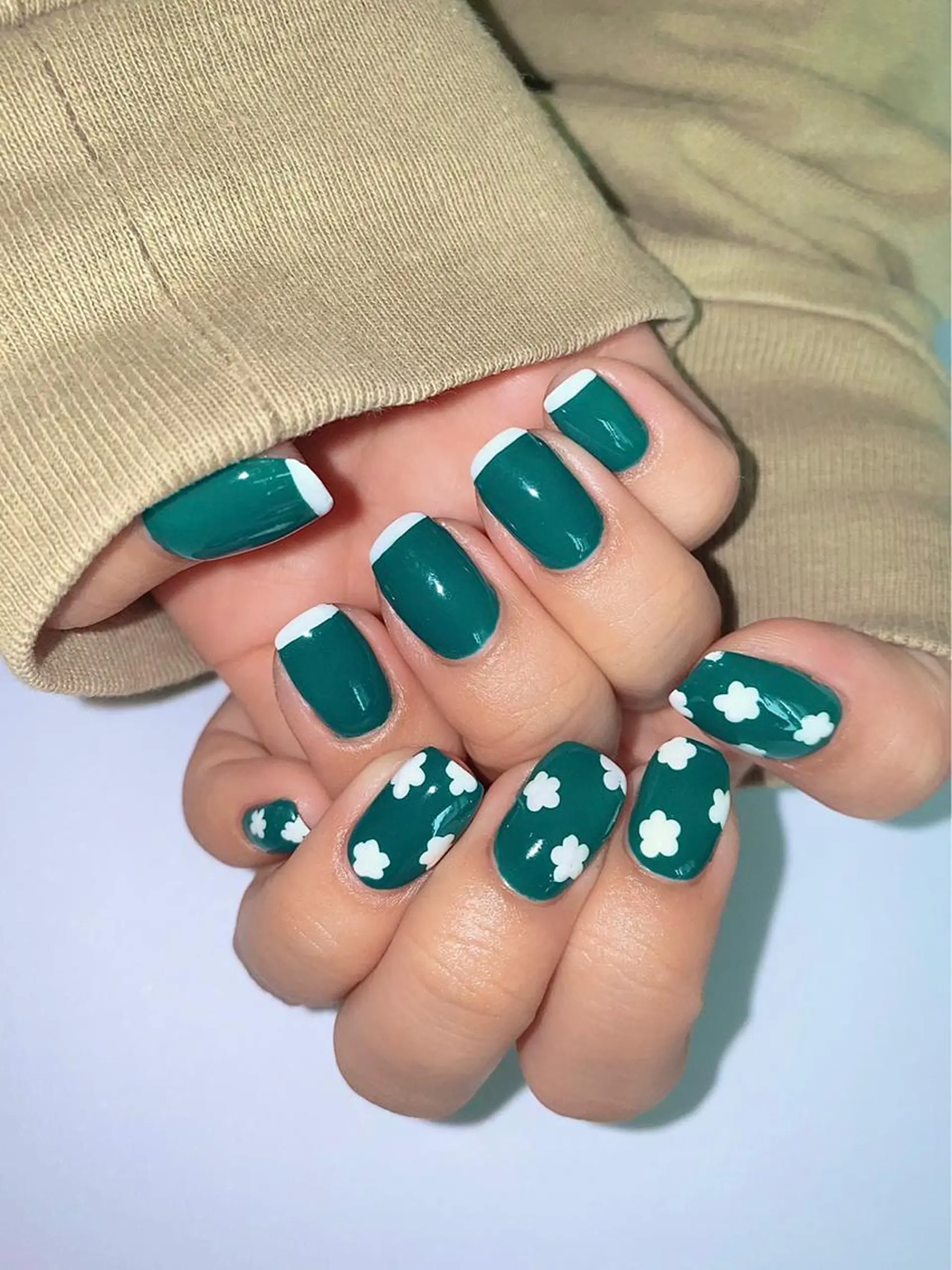 ネイル フレンチネイル ネイルサロン lipineのネイルデザイン