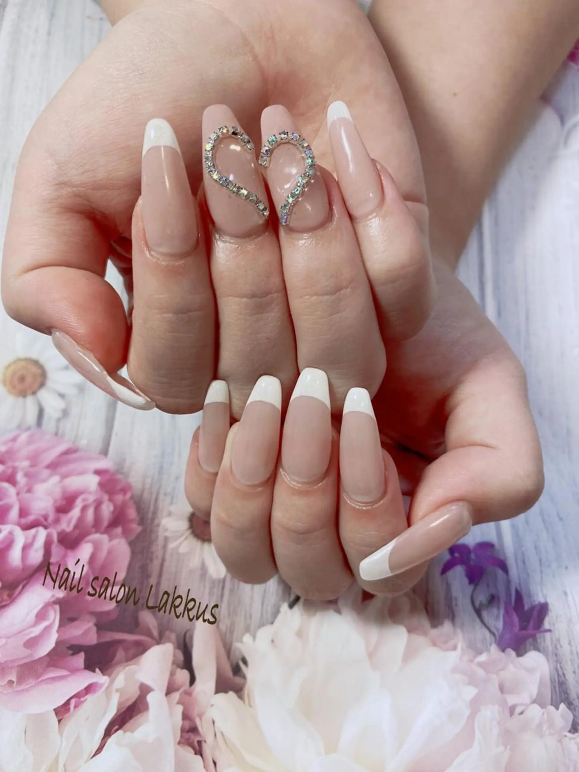 ネイル Lakkus T－CHIのネイルデザイン