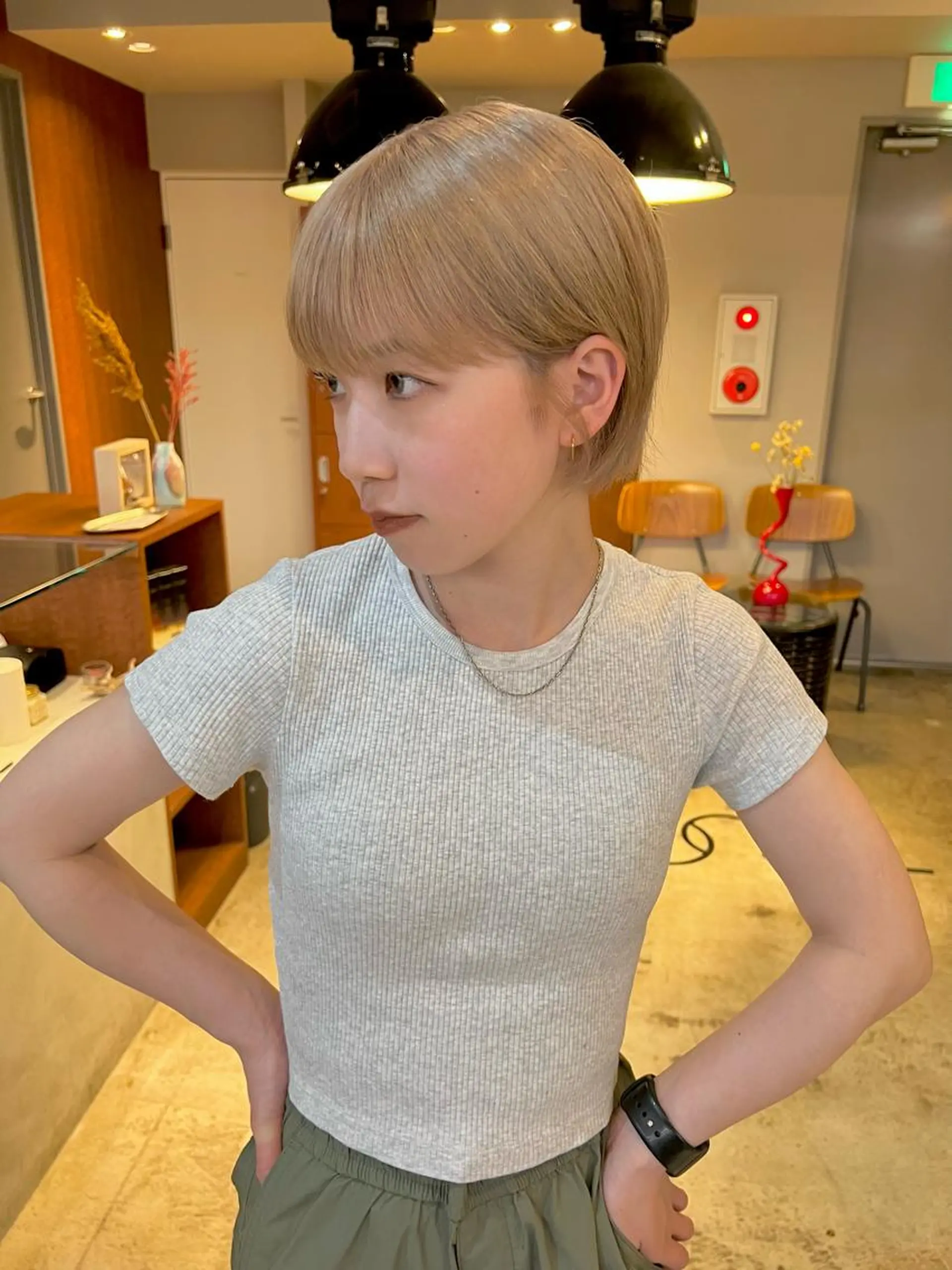 ショート ミルクティーベージュ outaのヘアスタイル