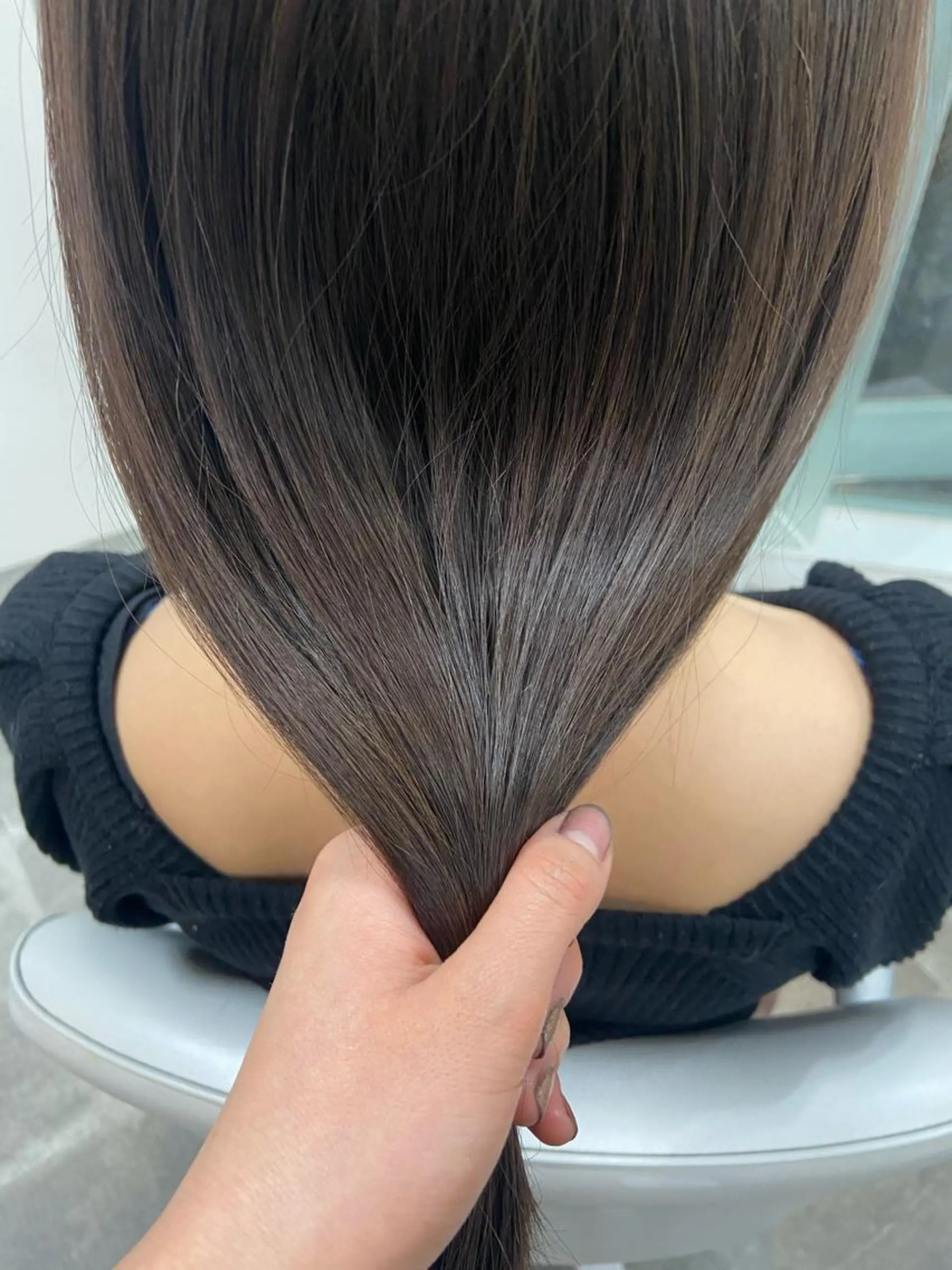 セミロング カラー ヘアアレンジ アッシュ イルミナカラー SALOWIN自由が丘所属・ヘッドスパ✨髪質ケア サロン🌿chacoのエステ・リラクイメージ