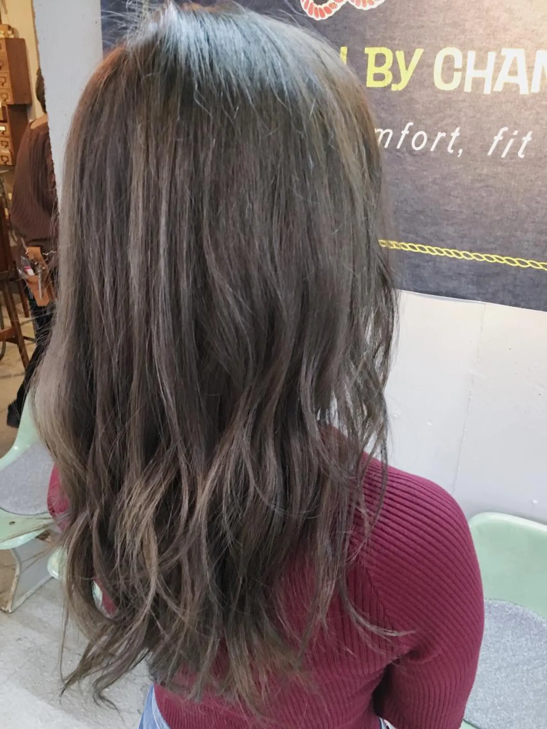 ロング カラー グレージュ ミルクティーグレージュ 縮毛矯正 トリートメント 代表 中島貴志のヘアスタイル