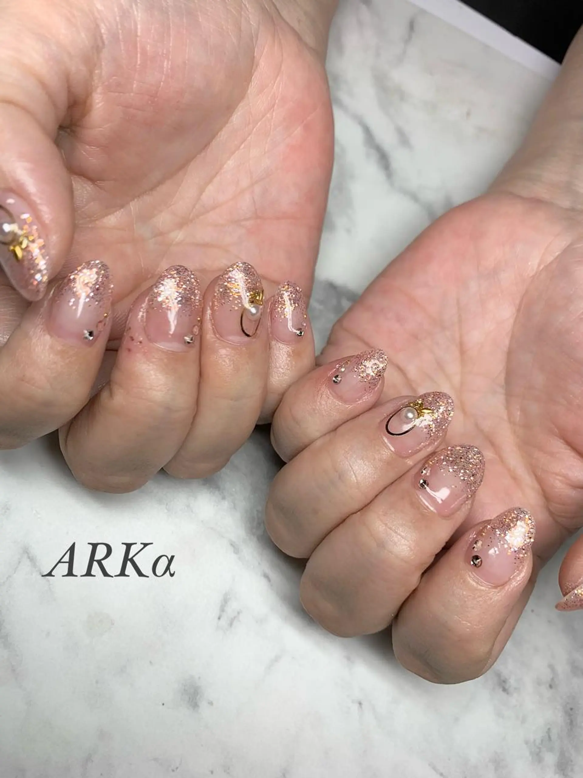 ミディアム ネイル ハンドネイル Nailsalon ARKαのネイルデザイン