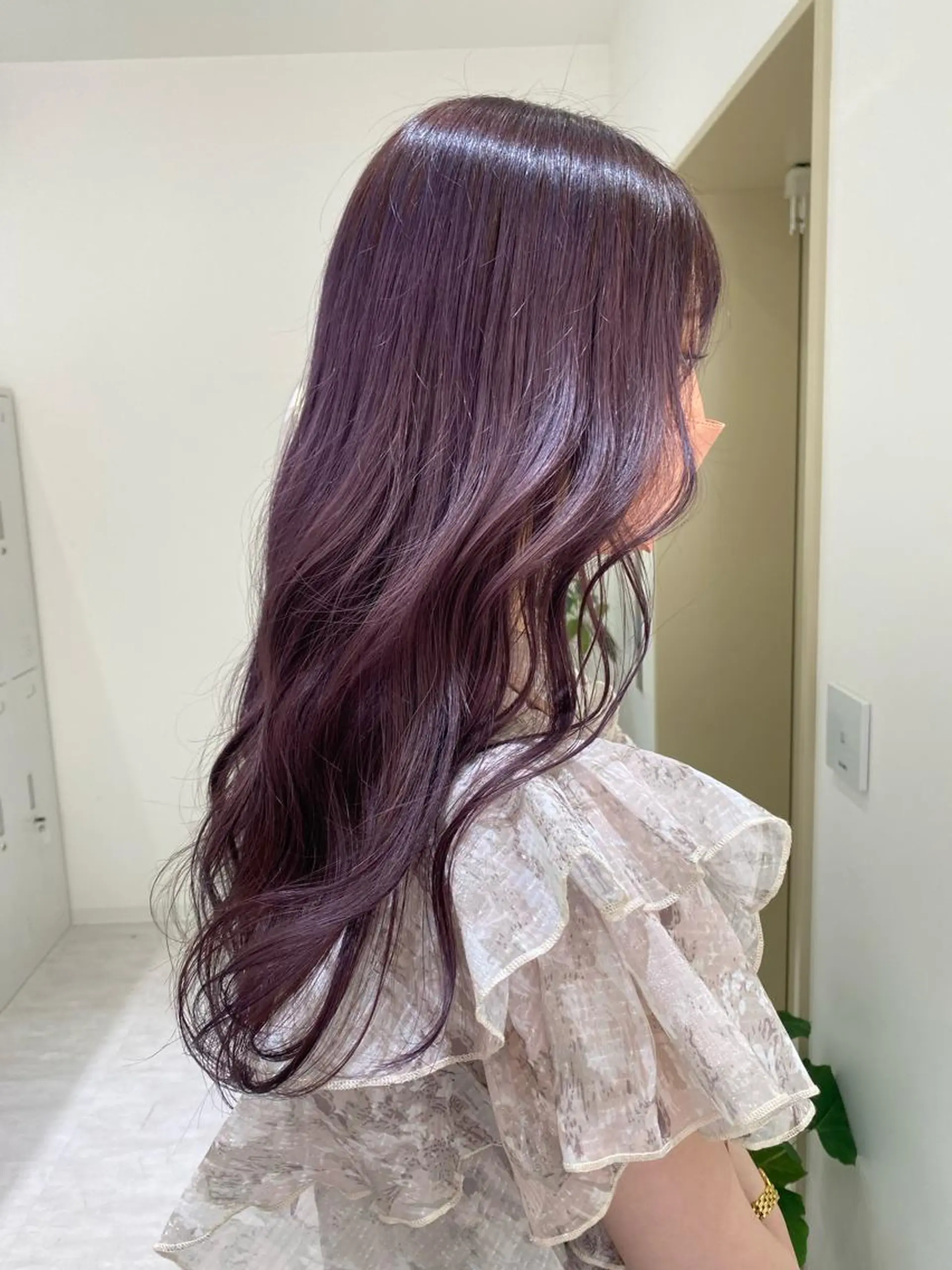 ミディアム カラー ヘアカラー 韓国ヘア顔周りカット 艶髪ベージュtamaのヘアスタイル