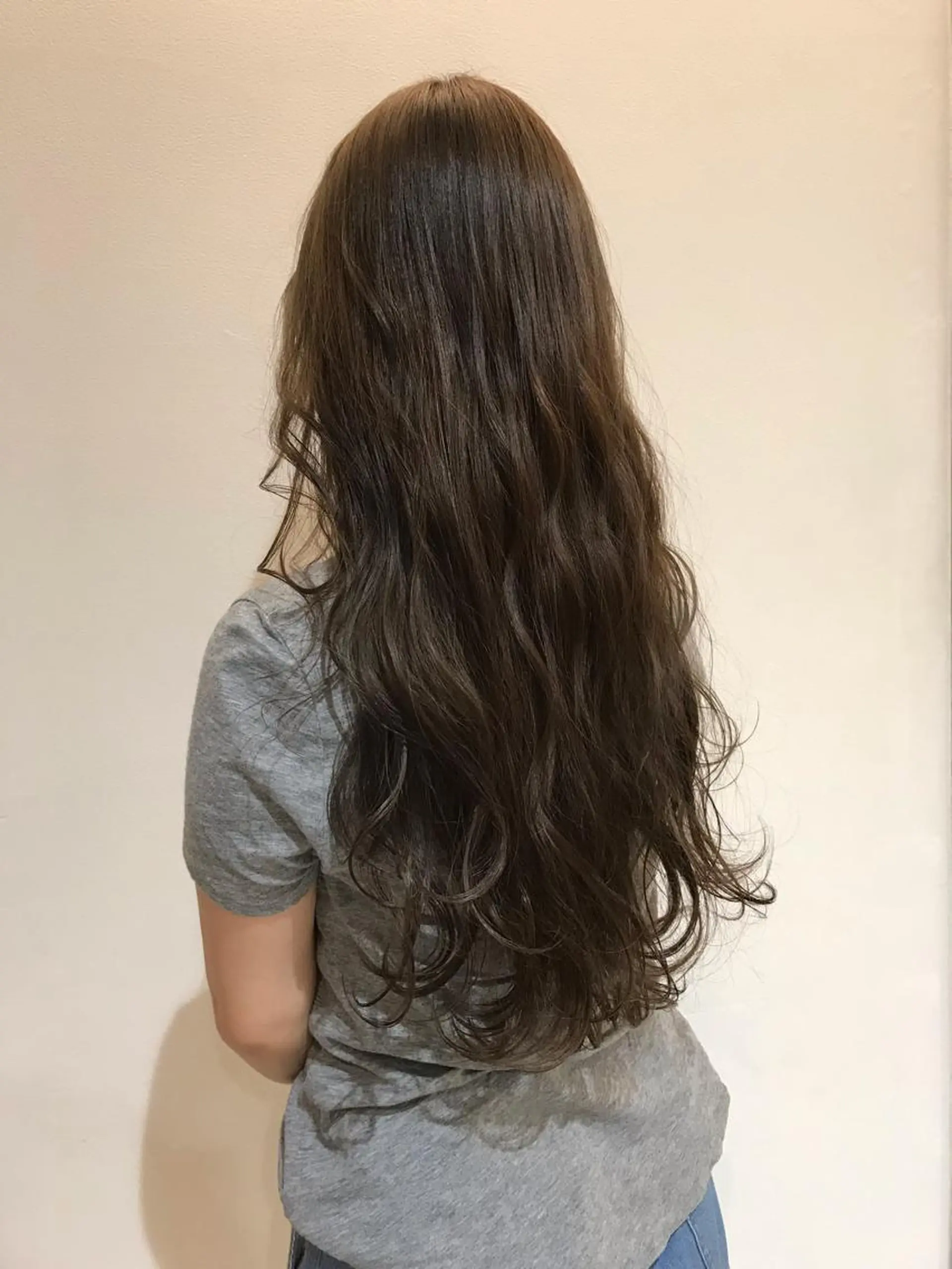ロング カラー カット ヘアカラー 河田 海陽のヘアスタイル
