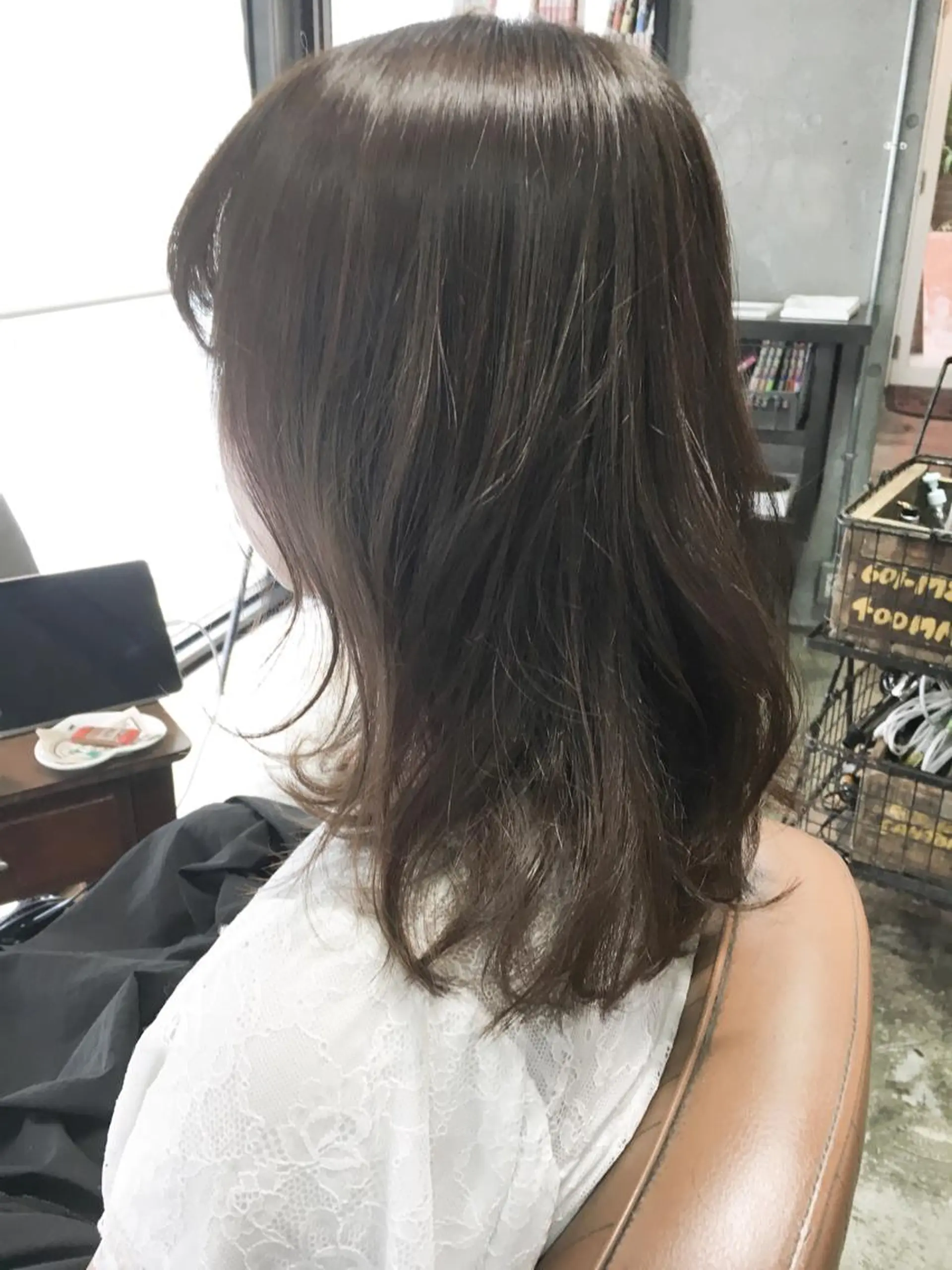 セミロング カラー アッシュ アッシュグレー アッシュグレージュ グレージュ 北條 優輝のヘアスタイル