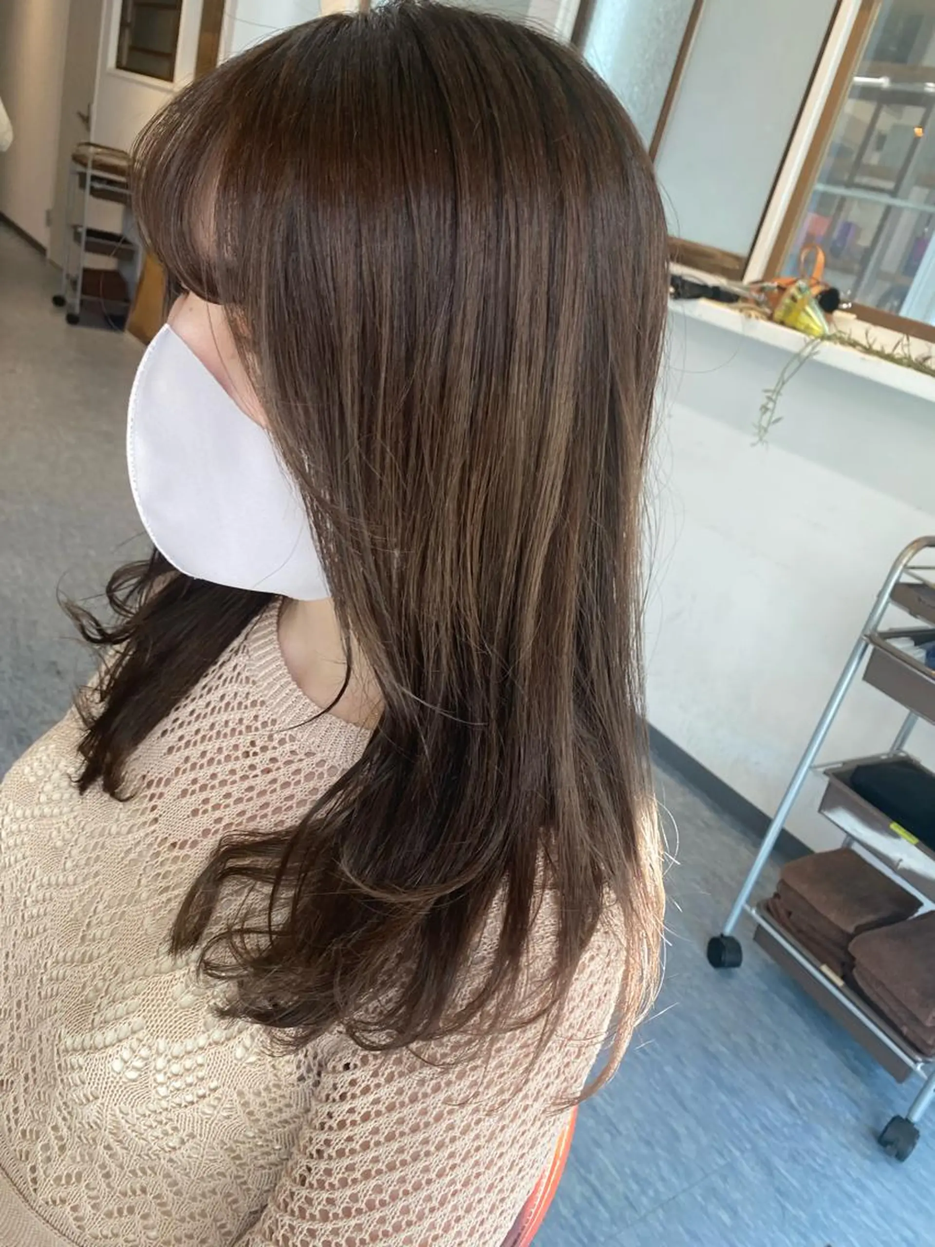 セミロング 小日向 沙織のヘアスタイル