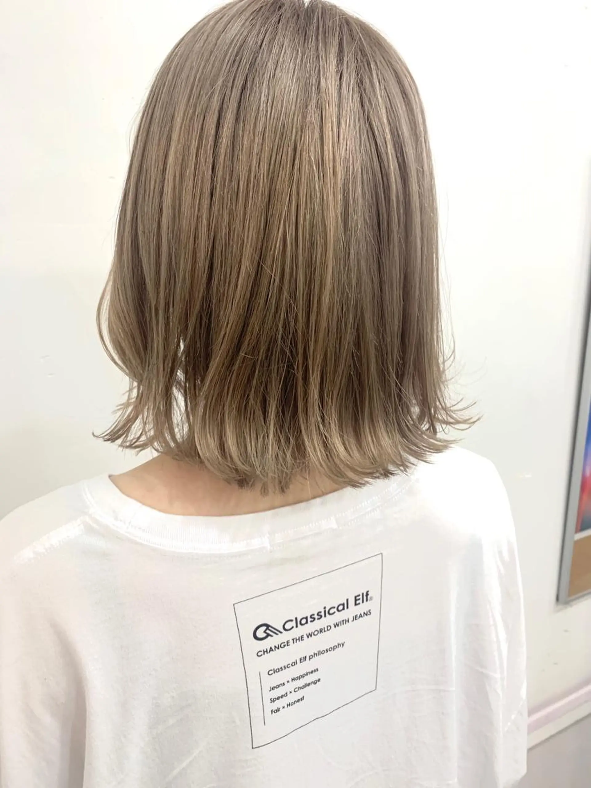 ミディアム カラー ベージュカラー ボブ ヘアカラー トリートメント chama レイヤーカットのヘアスタイル