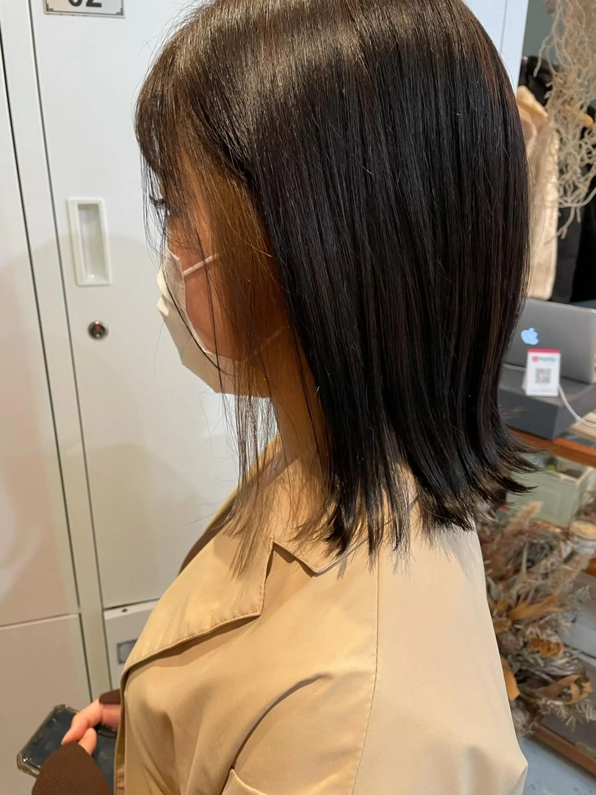 ミディアム カラー ベージュカラー イヤリングカラー オリーブグレー 外ハネヘア カット ヘアカラー 中目黒🌼 🌼ハナのヘアスタイル