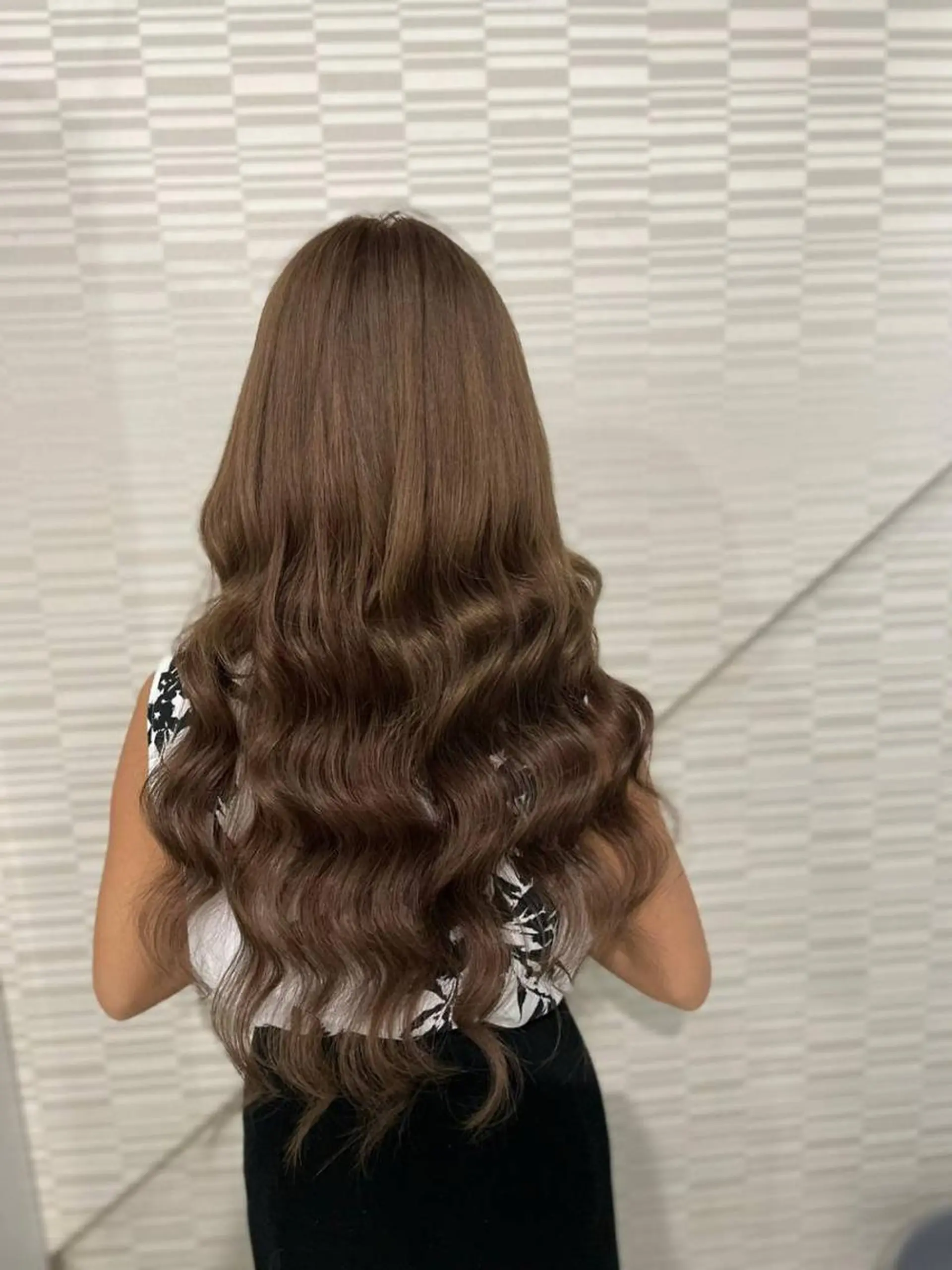 ロング ヘアカラー エクステ シールエクステ KUMA🧸のヘアスタイル