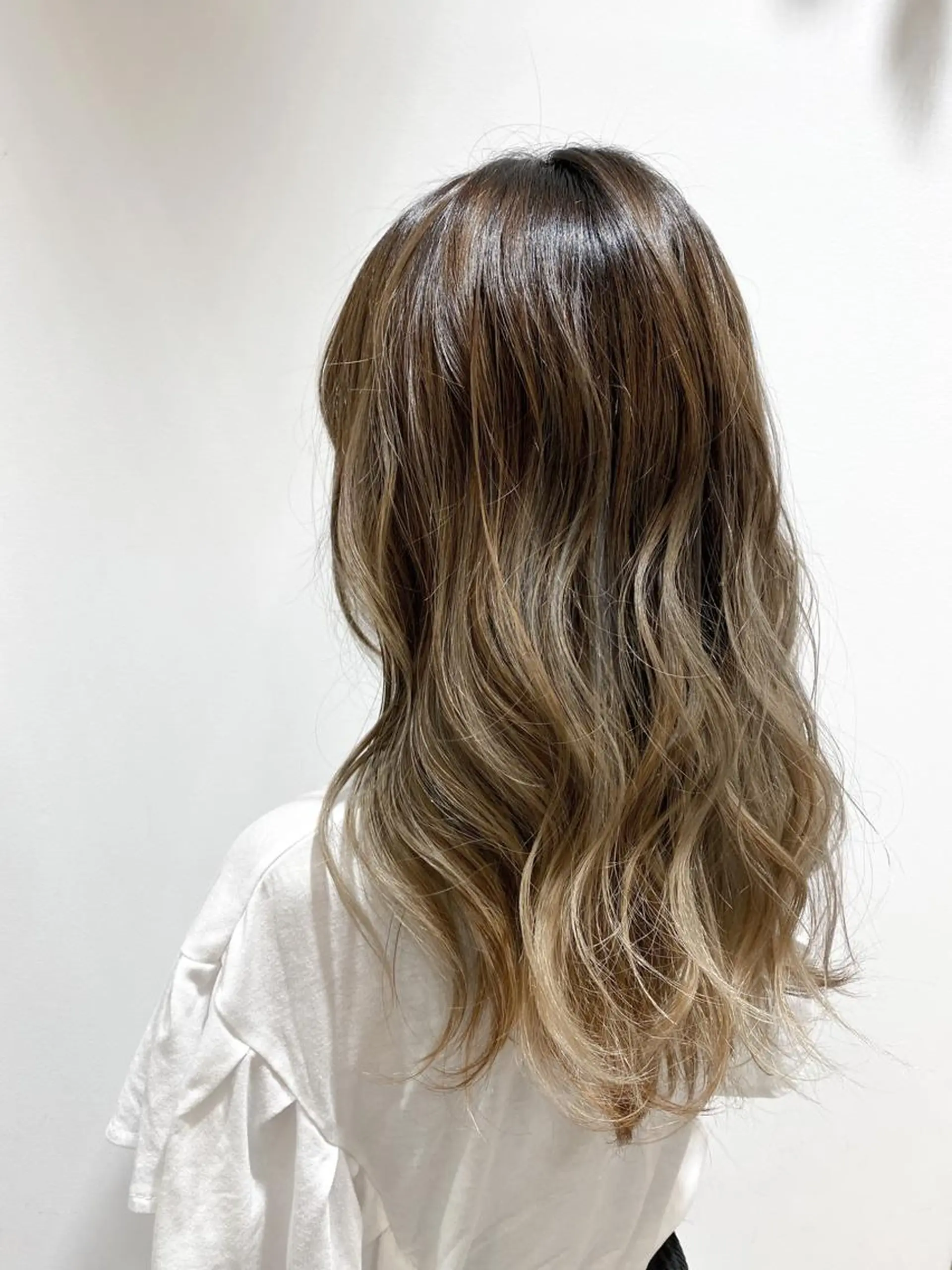 ロング ハイライト 福元友梨 ディレクター✂️のヘアスタイル