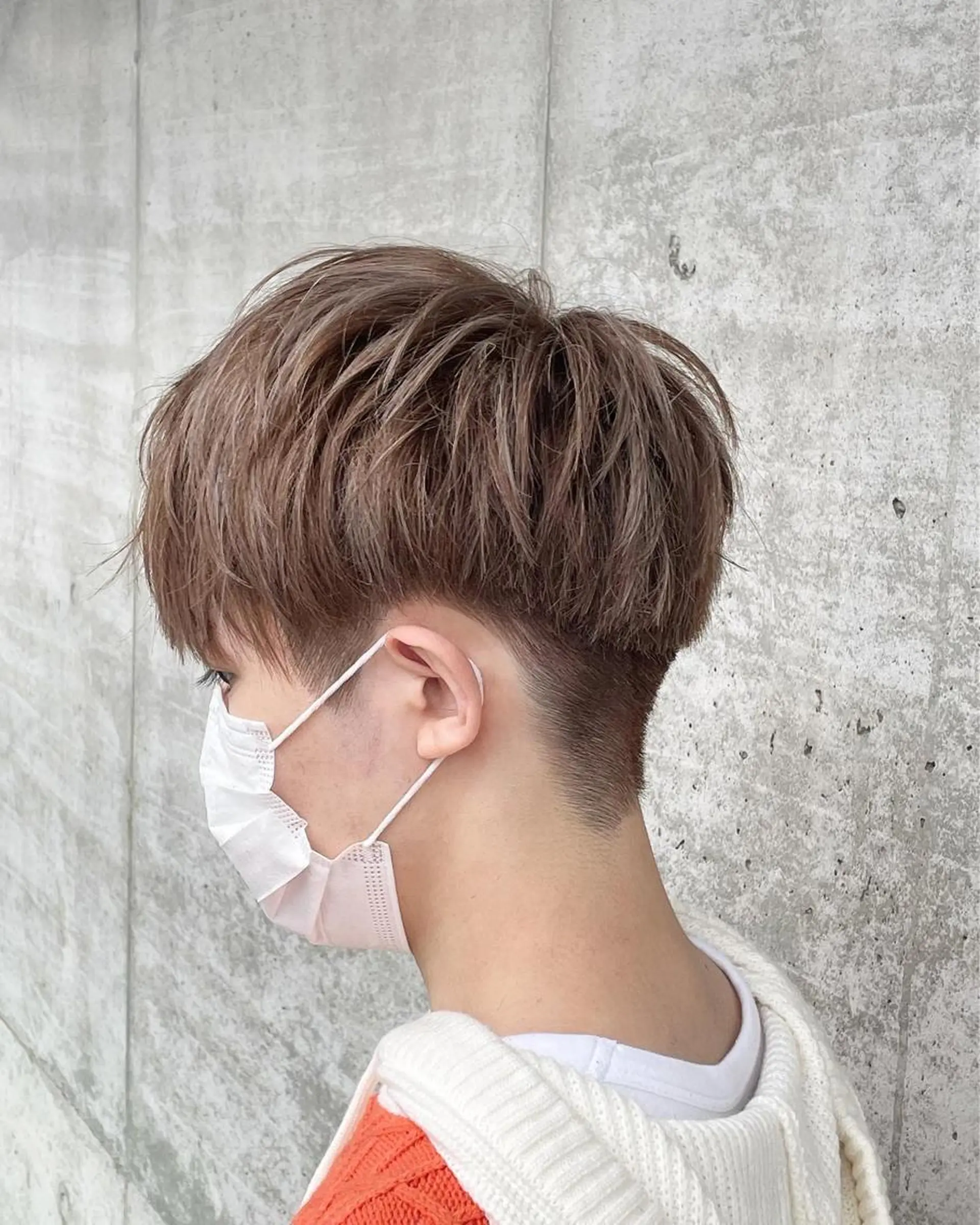 カラー メンズ メンズメッシュ ベージュカラー メッシュ ミルクティーベージュ arika オケシ　リョウダイのヘアスタイル