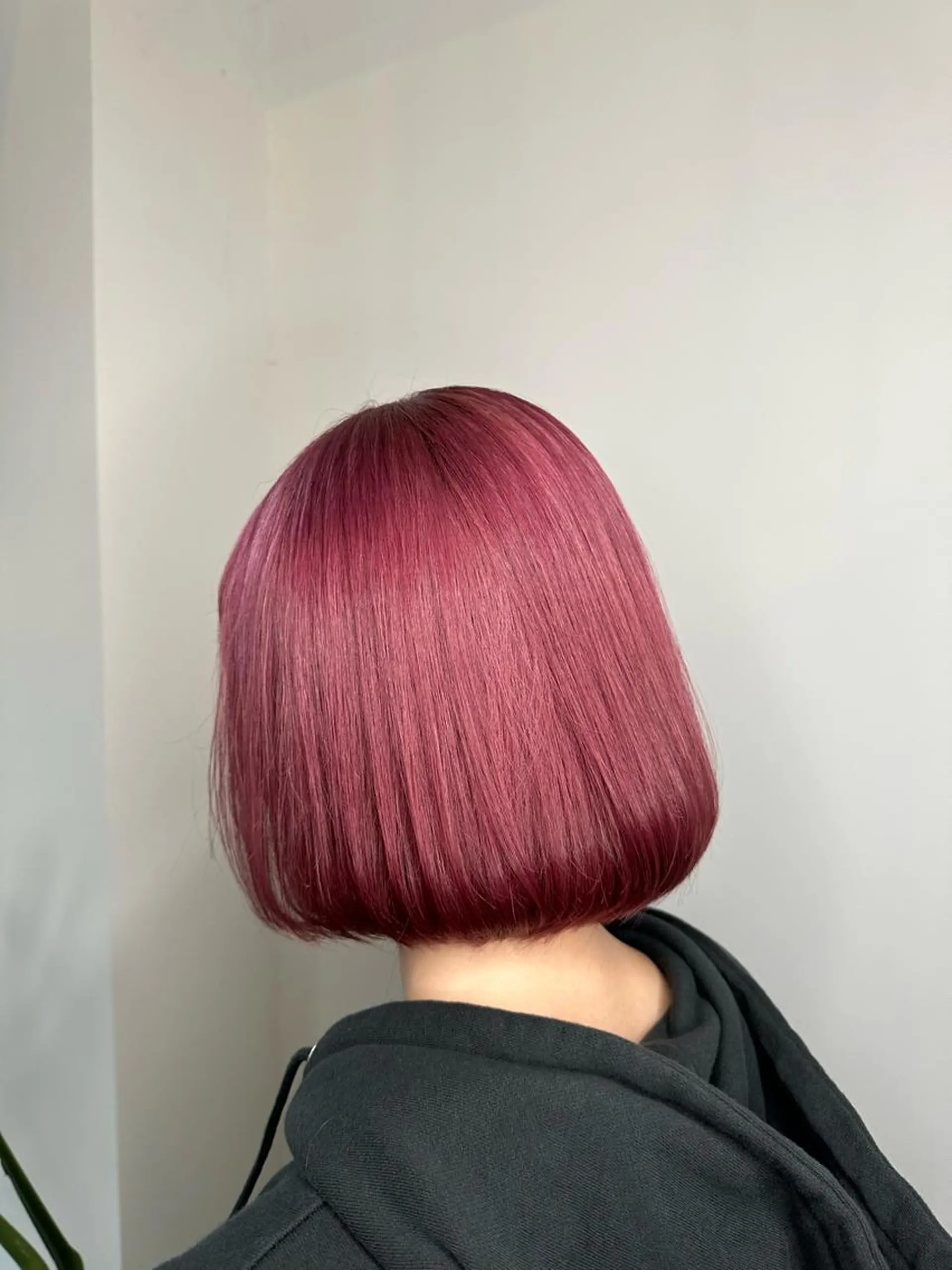 ショート カラー カシス ピンクカラー ボブ カット ヘアカラー トリートメント peakshair所属・北堀江メンズパーマ 特化◎下村悠人のヘアスタイル