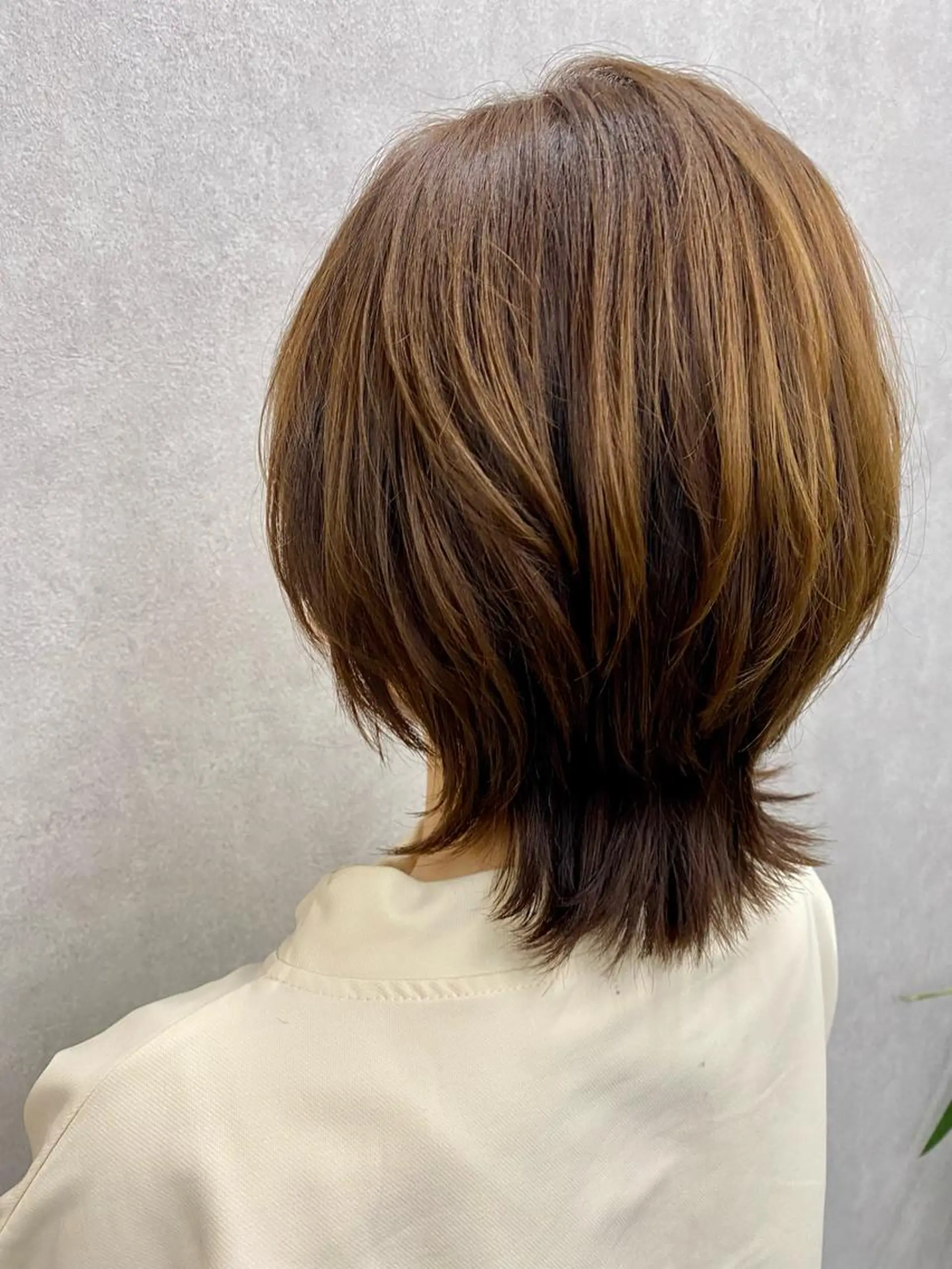 ミディアム くびれヘア ウルフカット カット tetote天王寺店所属・SHOTA 大人ショートのヘアスタイル