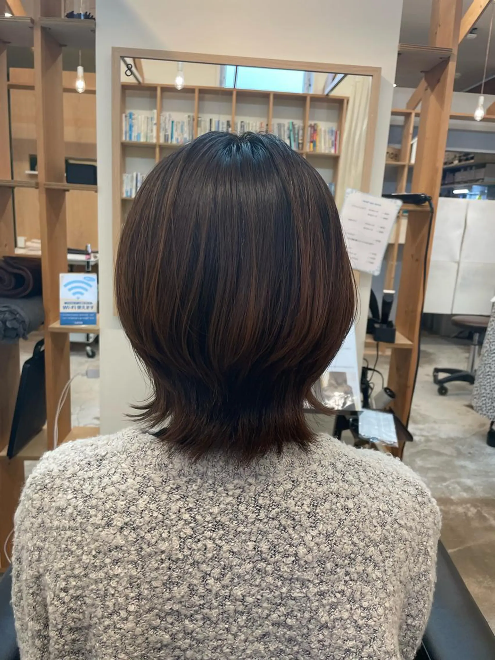 ミディアム くびれヘア くびれレイヤー レイヤーカット サ チのヘアスタイル