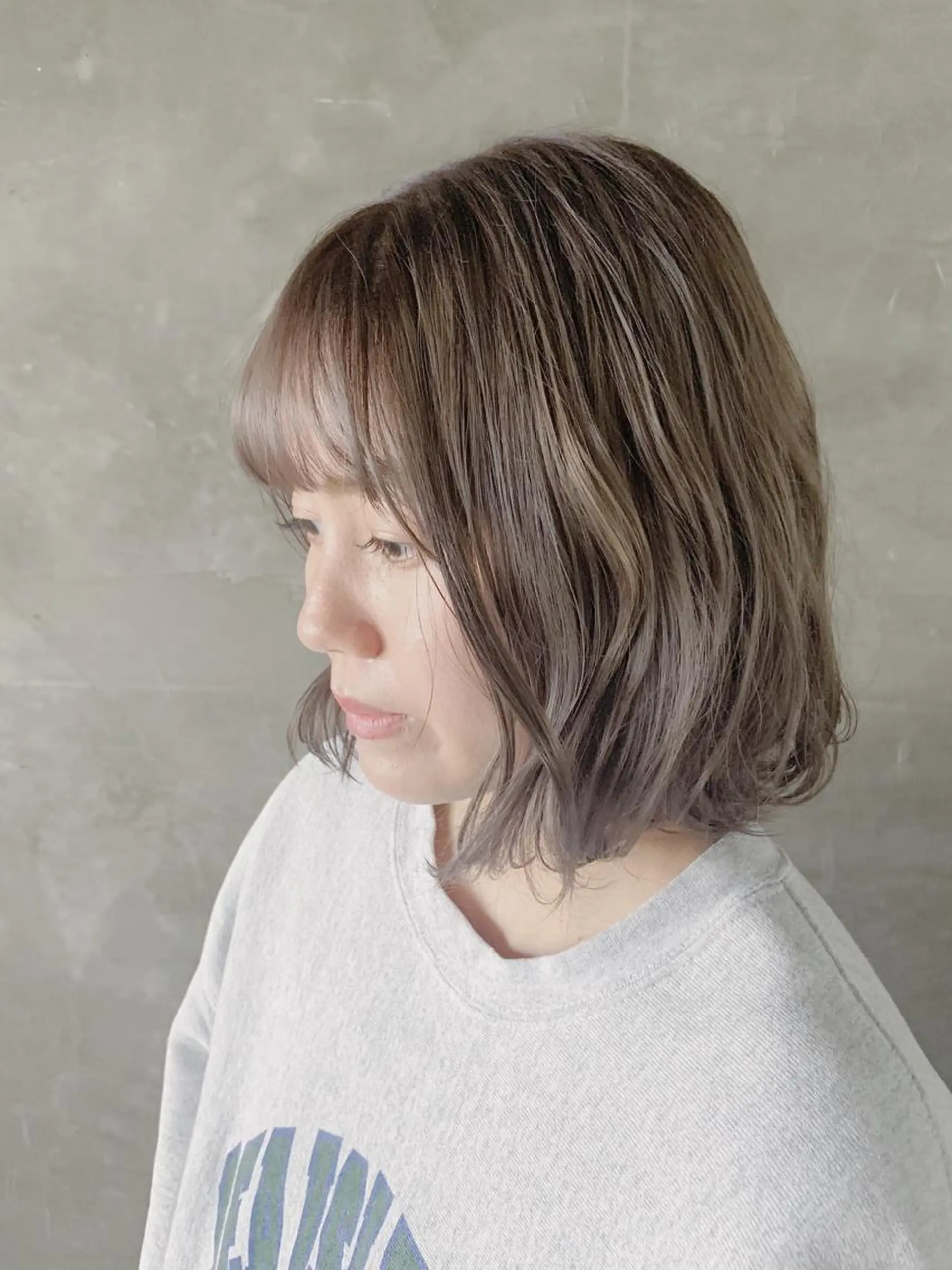 ショート カラー ベージュカラー ブリーチ ケアブリーチ 透明感カラー グレージュ カット ヘアカラー トリートメント 波巻きパーマ/ツイス トスパイラル稲葉のヘアスタイル