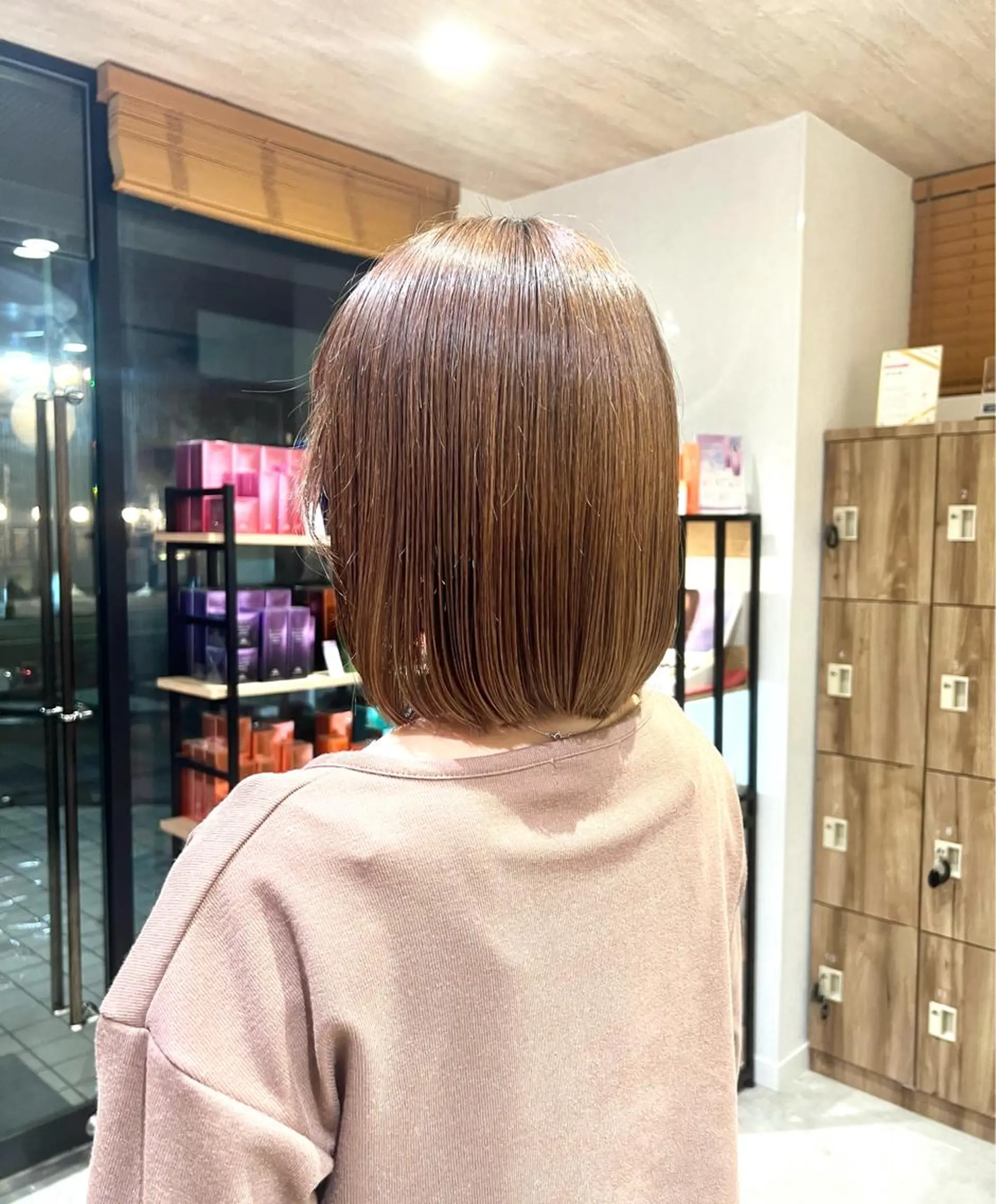 ショート カラー ボブ Oasisgarden所属・レイヤー/ブリーチ MOMOのヘアスタイル