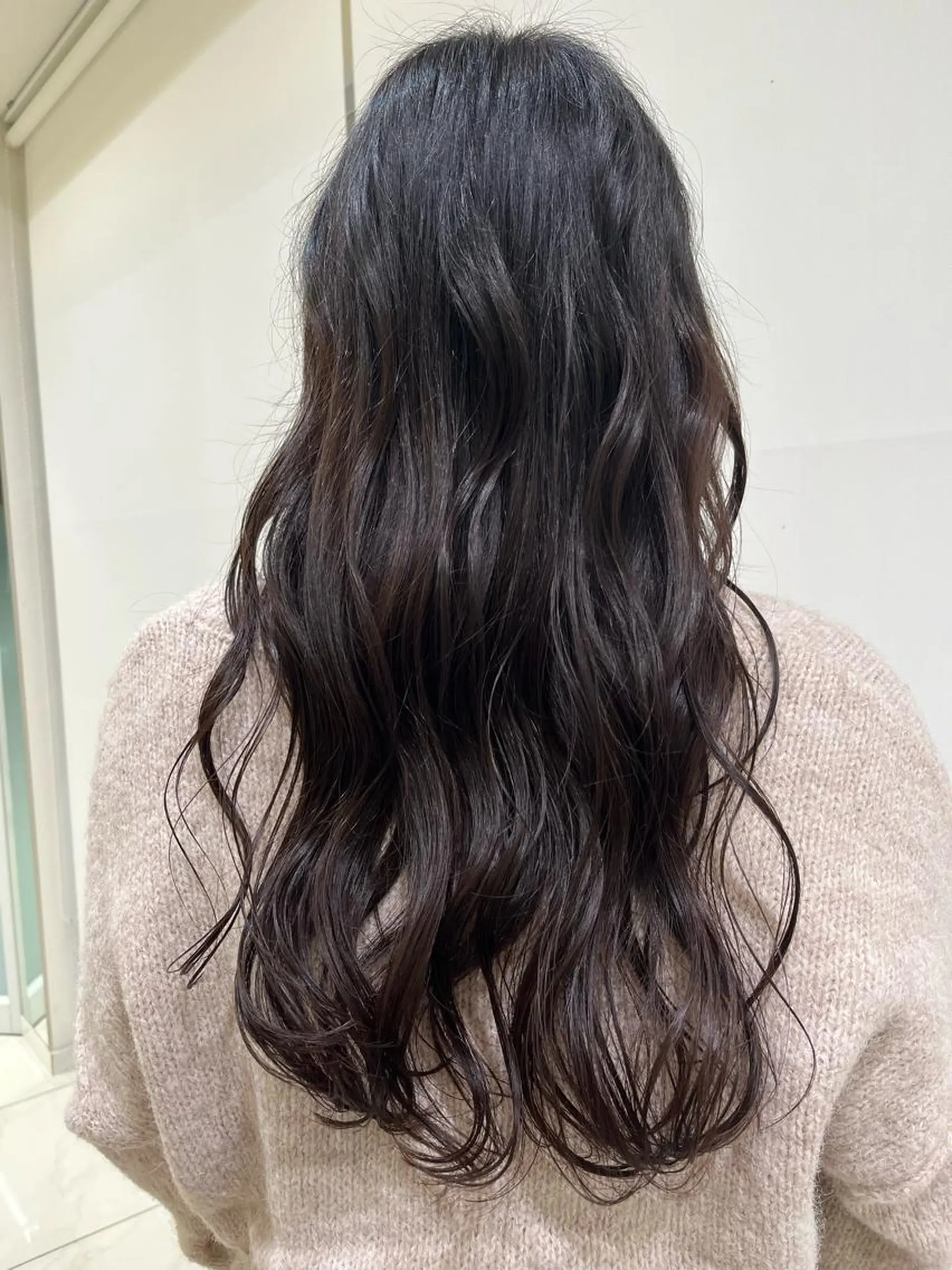 ロング 伊佐 愛のヘアスタイル