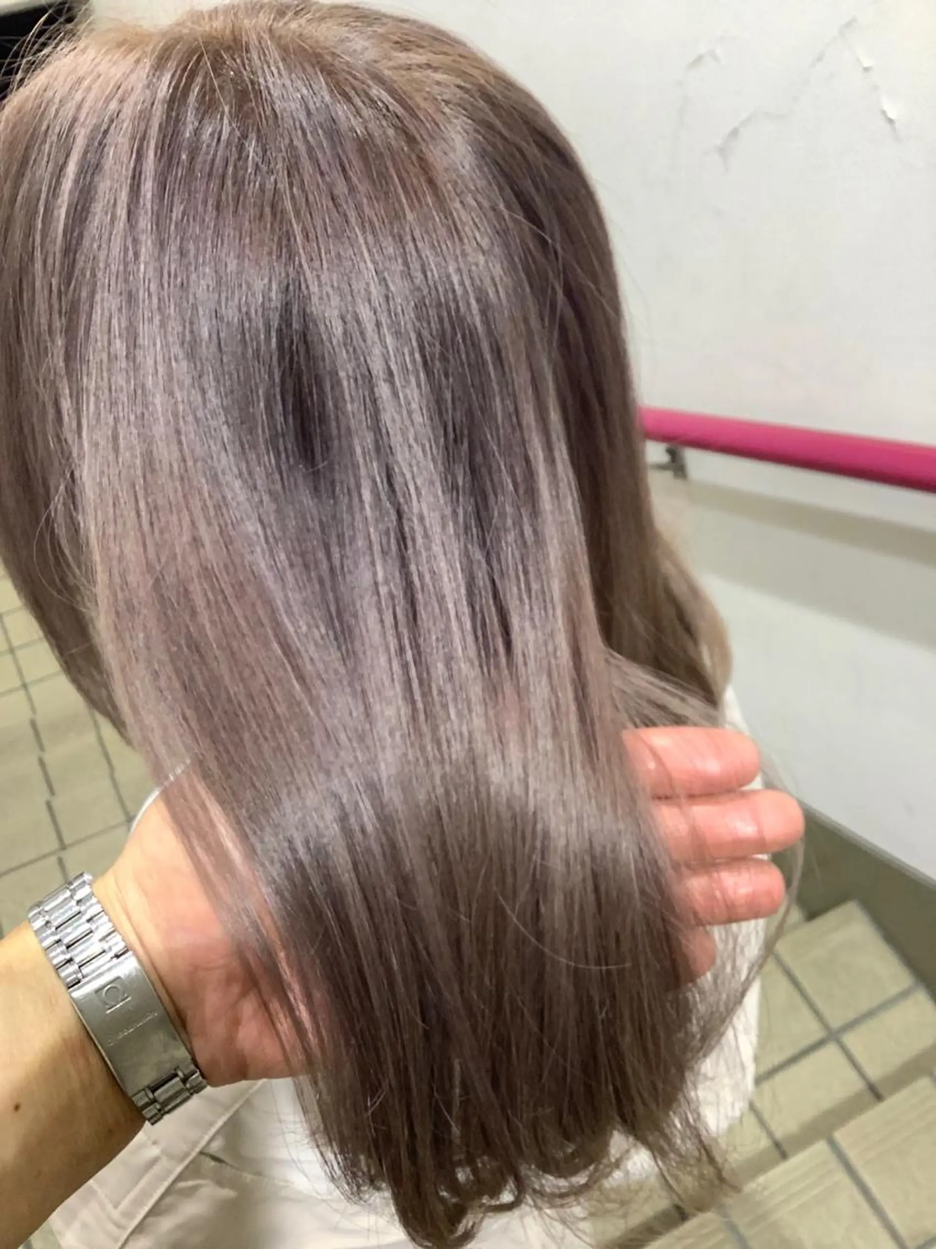 カラー グレージュ ミルクティーグレージュ 稲田 全将のヘアスタイル