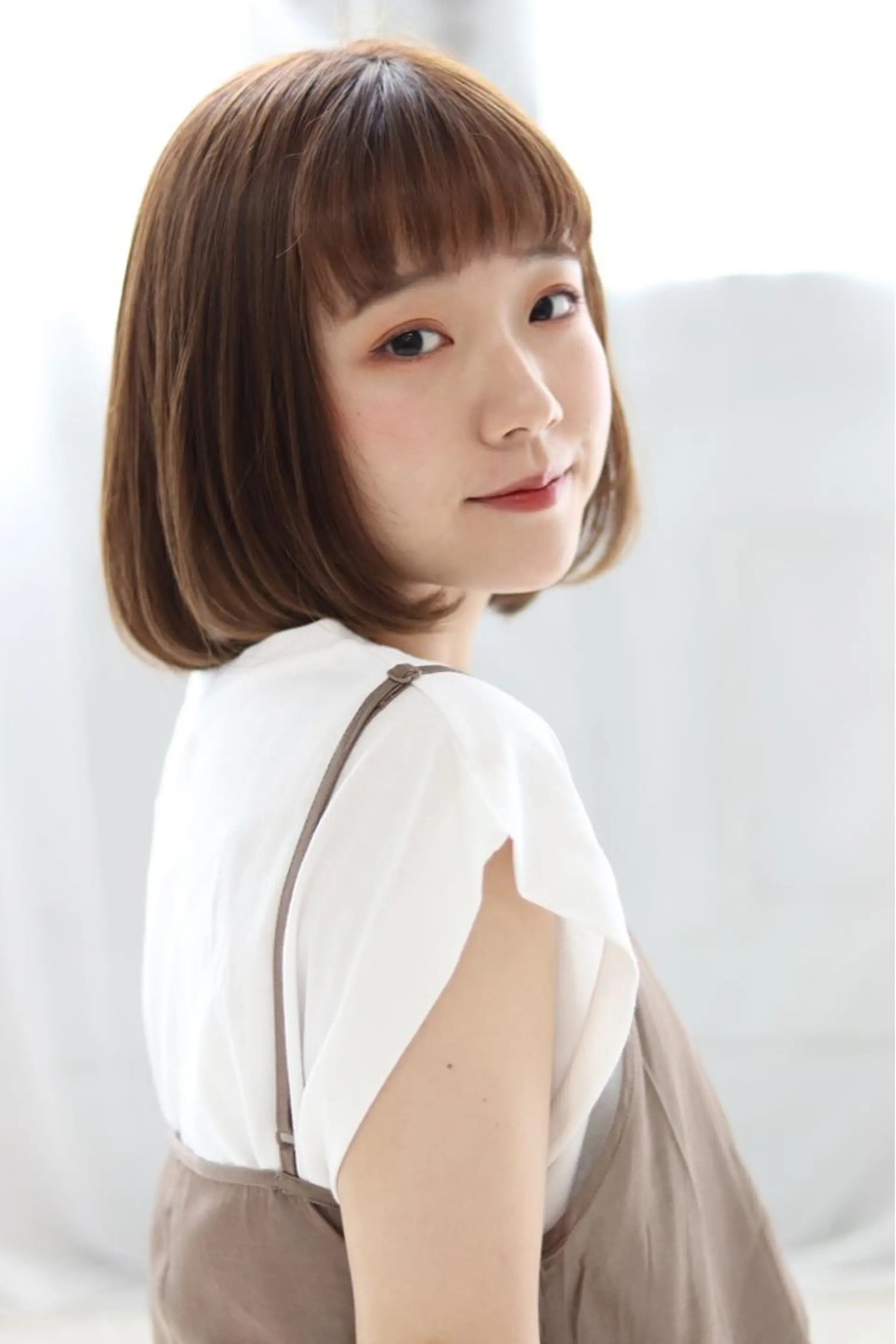 ショート カラー カット 縮毛矯正 透明感カラー│ レイヤーヘア中居美樹のヘアスタイル