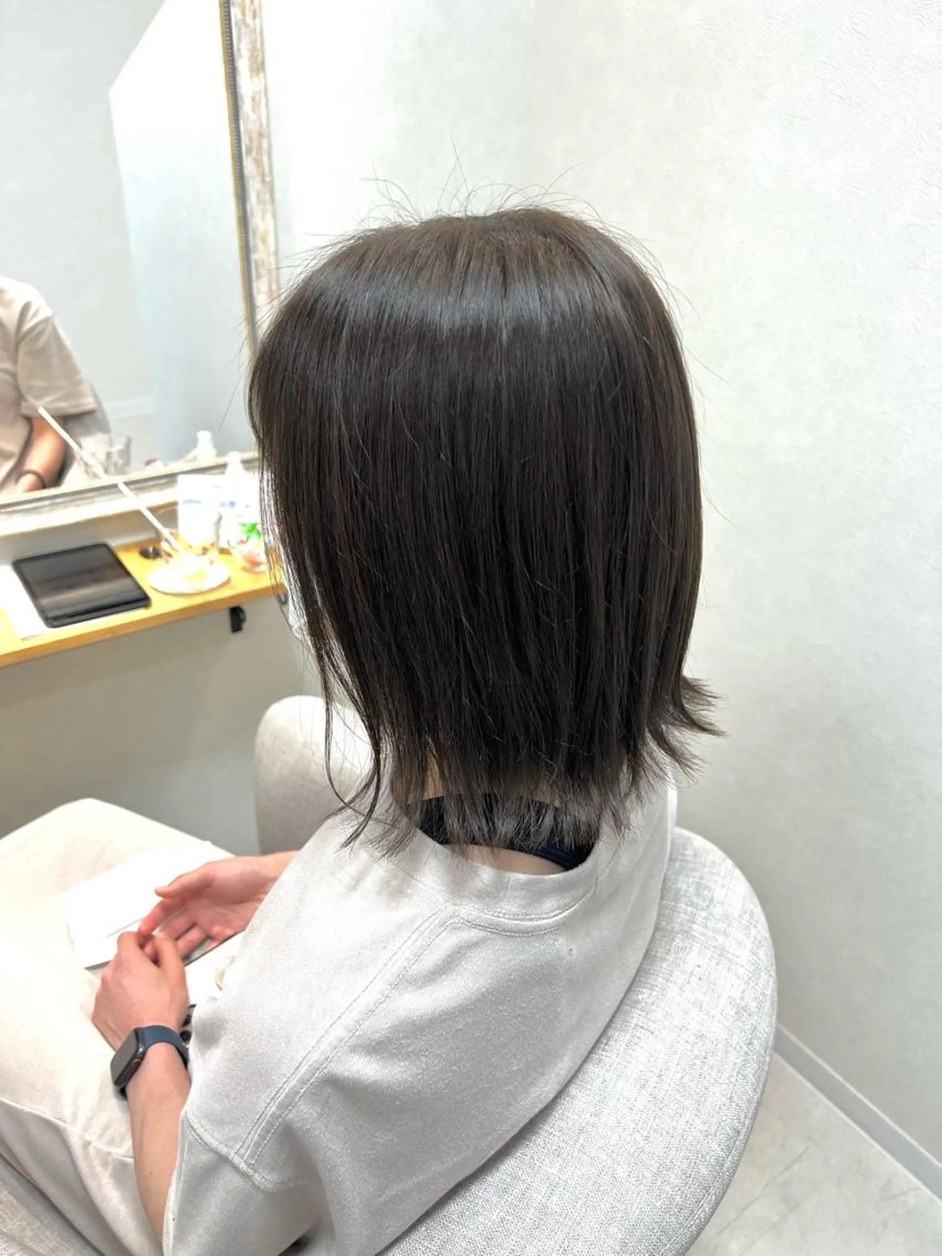 ショート ボブ 外ハネヘア ヘアカラー トリートメント ショート/白髪ぼかし 君和田若菜のヘアスタイル