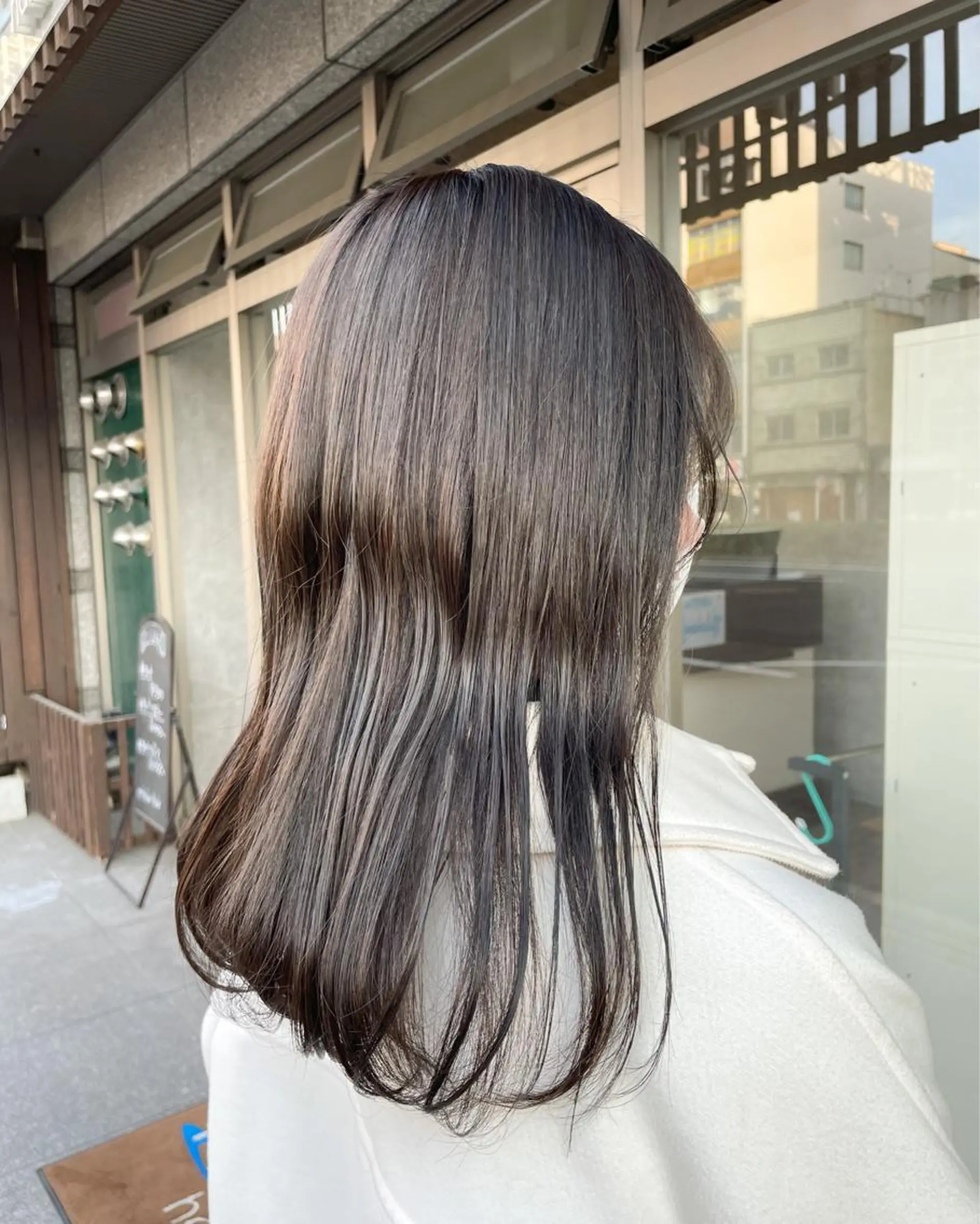 セミロング カラー グレージュ ヘアカラー トリートメント イワタ マハ/ minim hairのヘアスタイル