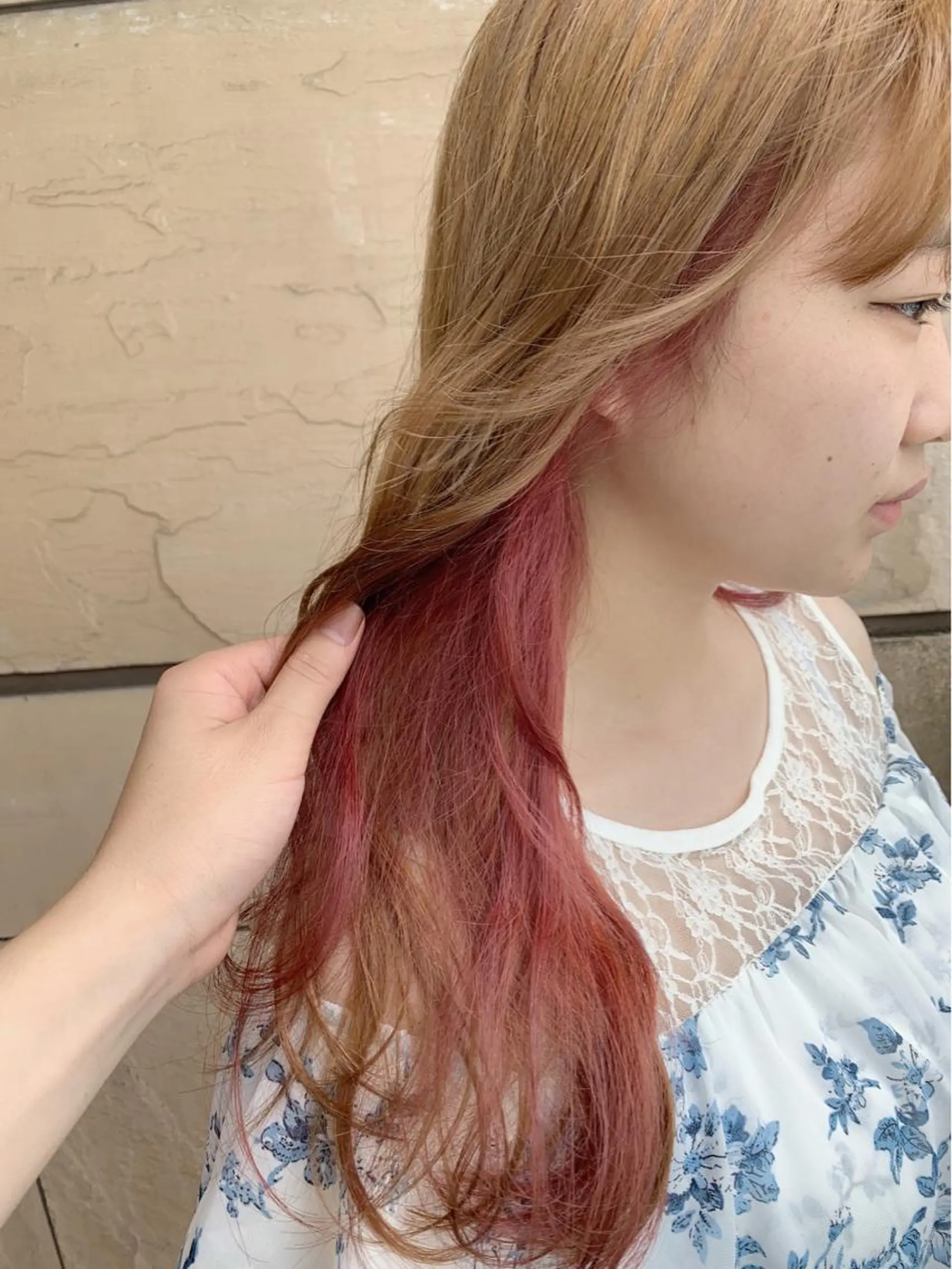ロング カラー ブリーチ インナーカラー バレイヤージュ KAZUMAのヘアスタイル