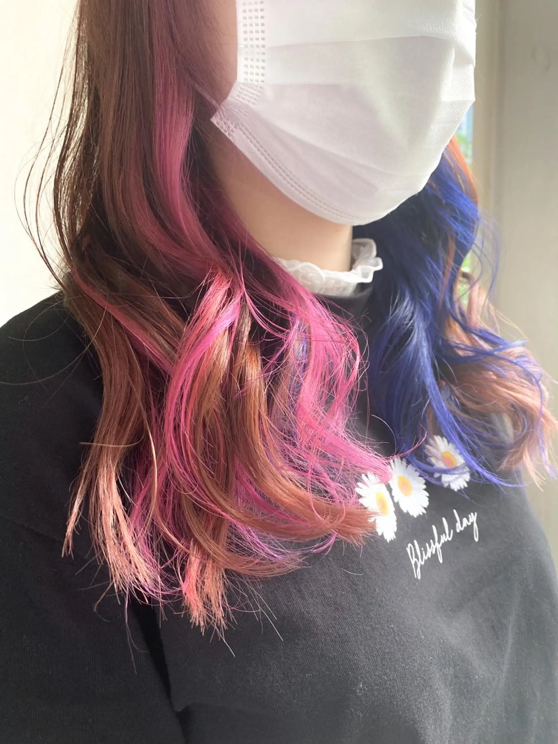 ミディアム カラー ブルーカラー インナーカラー ピンクカラー ツートーンカラー ヘアカラー ALLY（アリー）所属・ミニモお気に入り数 No.1宍戸雄弥のヘアスタイル