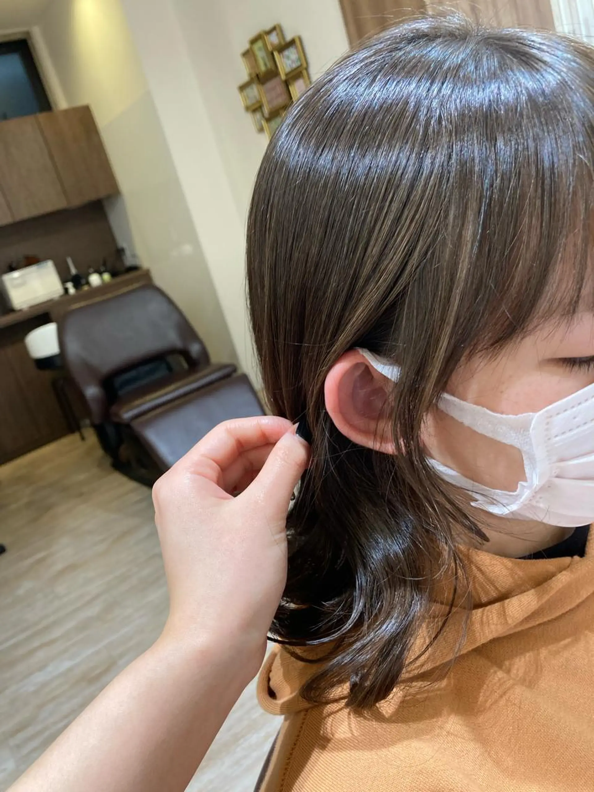 セミロング 顔周りカット 佐藤 睦月のヘアスタイル