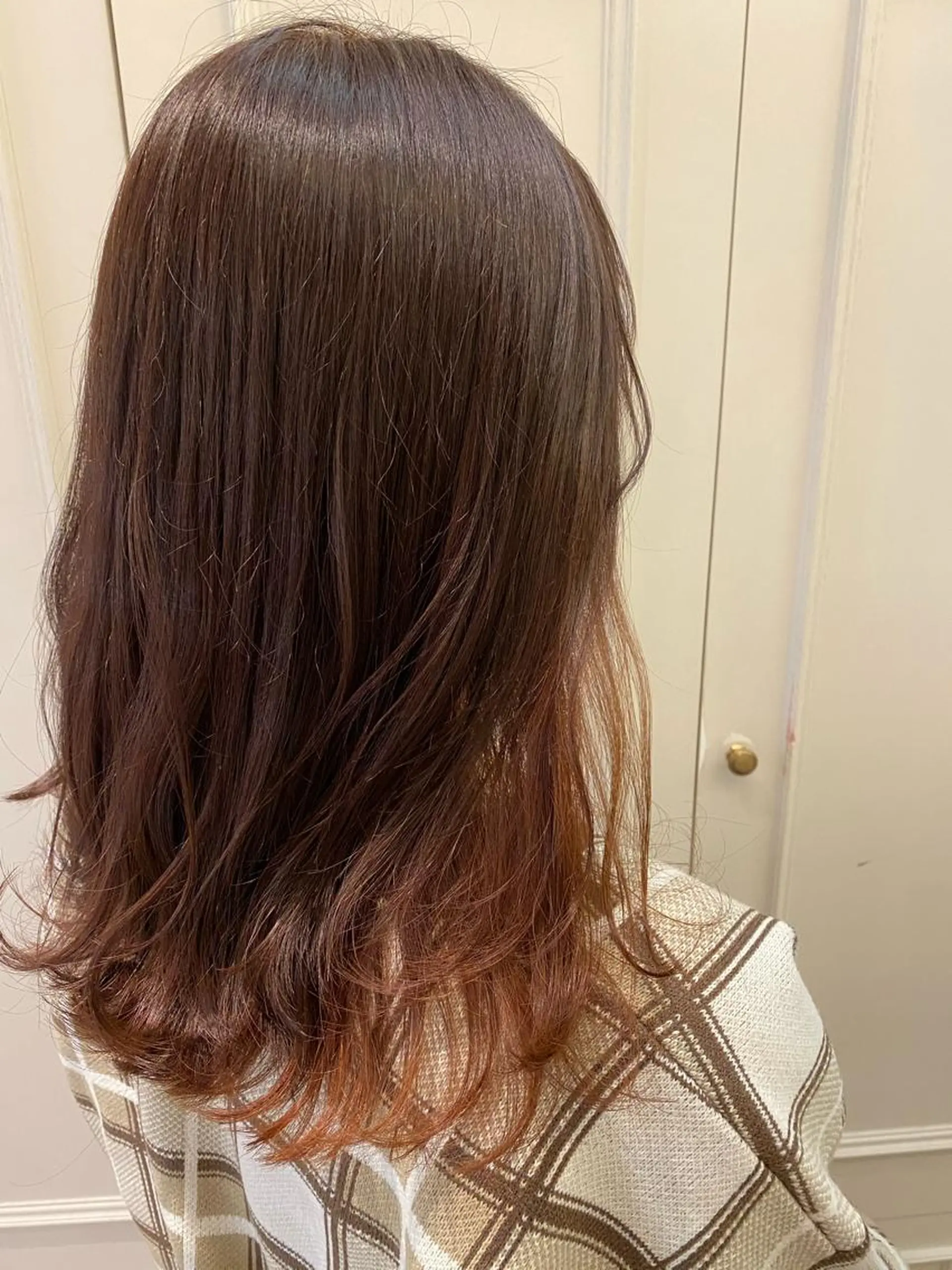 セミロング カラー ブリーチ オレンジ カット トリートメント 大久保 愛のヘアスタイル