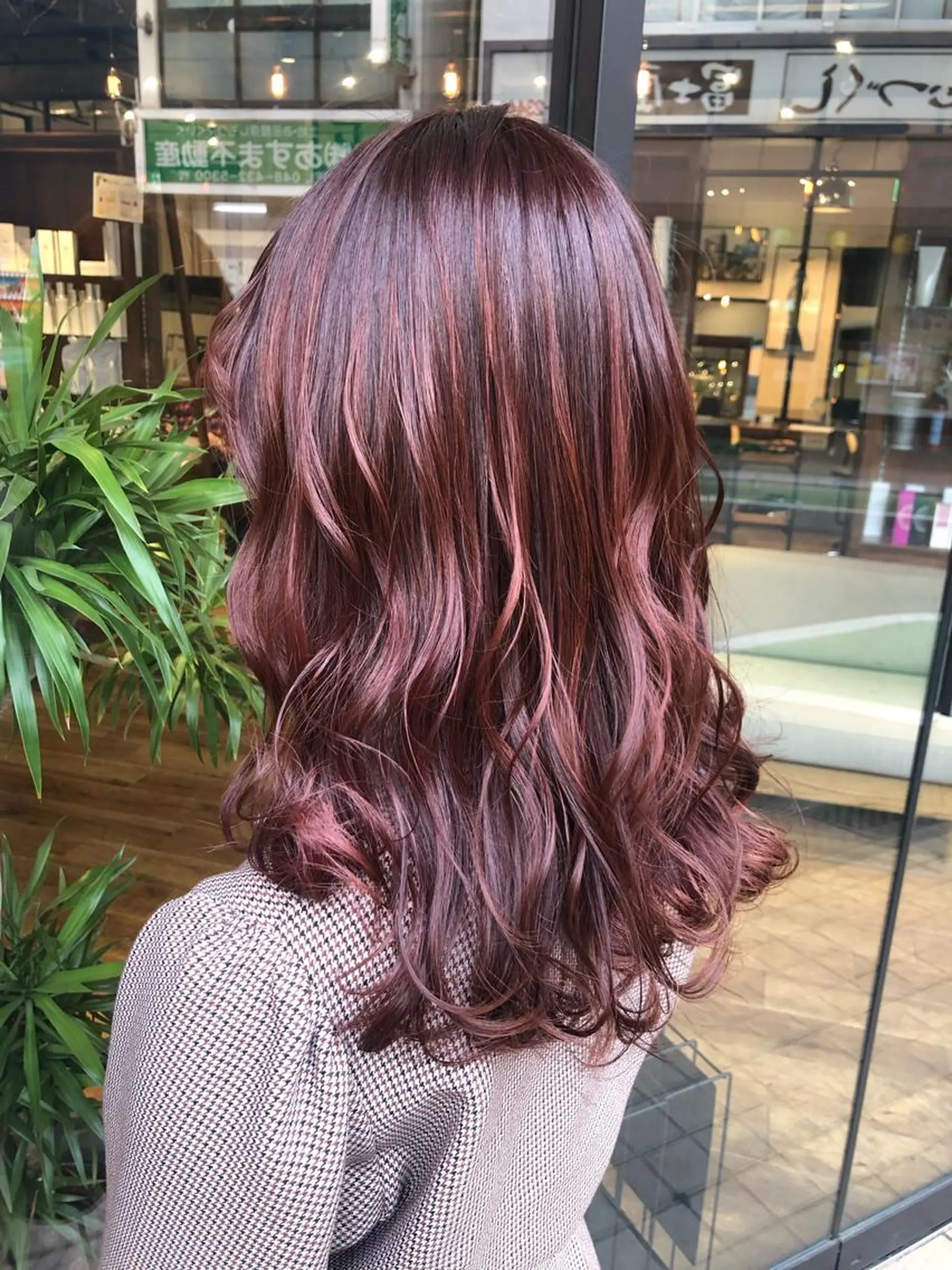 セミロング カット ヘアカラー あらい なつみのヘアスタイル