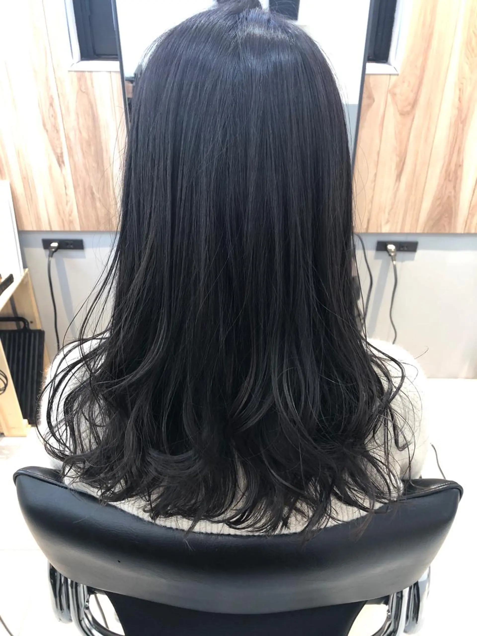 セミロング カラー OFF YUYAのヘアスタイル