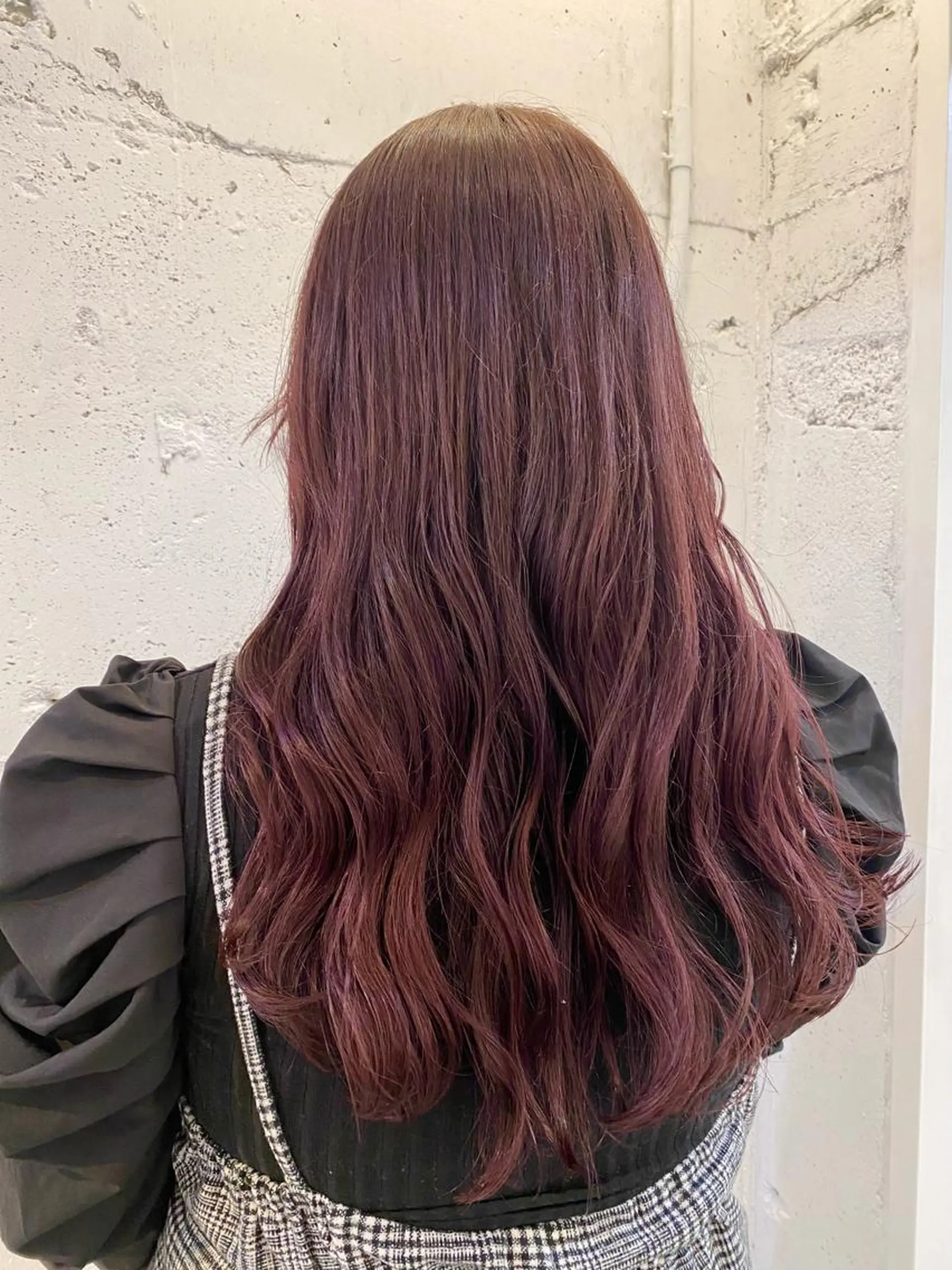 ロング カラー ブリーチ ラベンダーカラー ブリーチなしカラー ピンクカラー ピンクラベンダー ブリーチなしカラー レイヤーカットのヘアスタイル