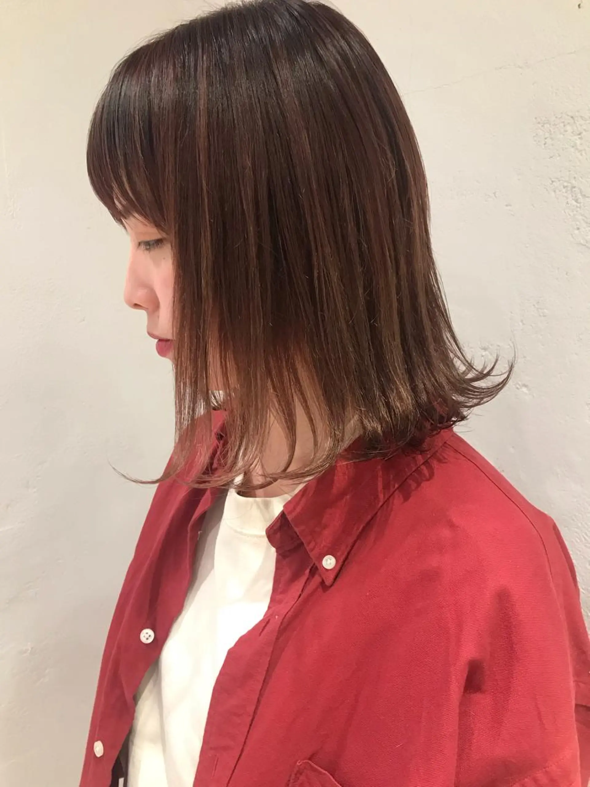 ミディアム カラー ハイライトカラー ハイライト ベージュ/オリーブ ボブ/小笠原汐海のヘアスタイル