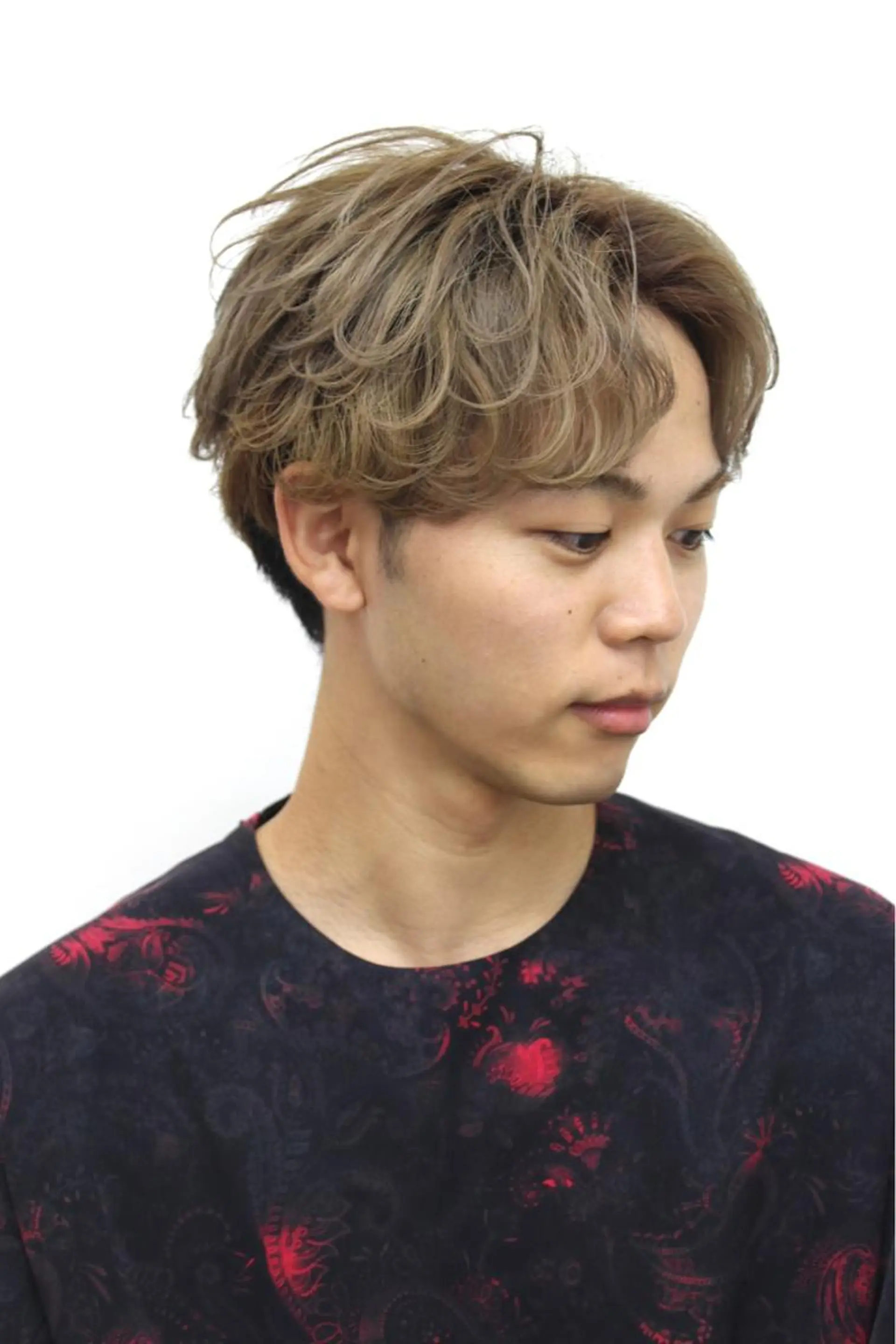 カラー メンズ ベージュカラー ミルクティーベージュ カット ヘアカラー 🔥メンズ特化🔥 永瀬椋のヘアスタイル