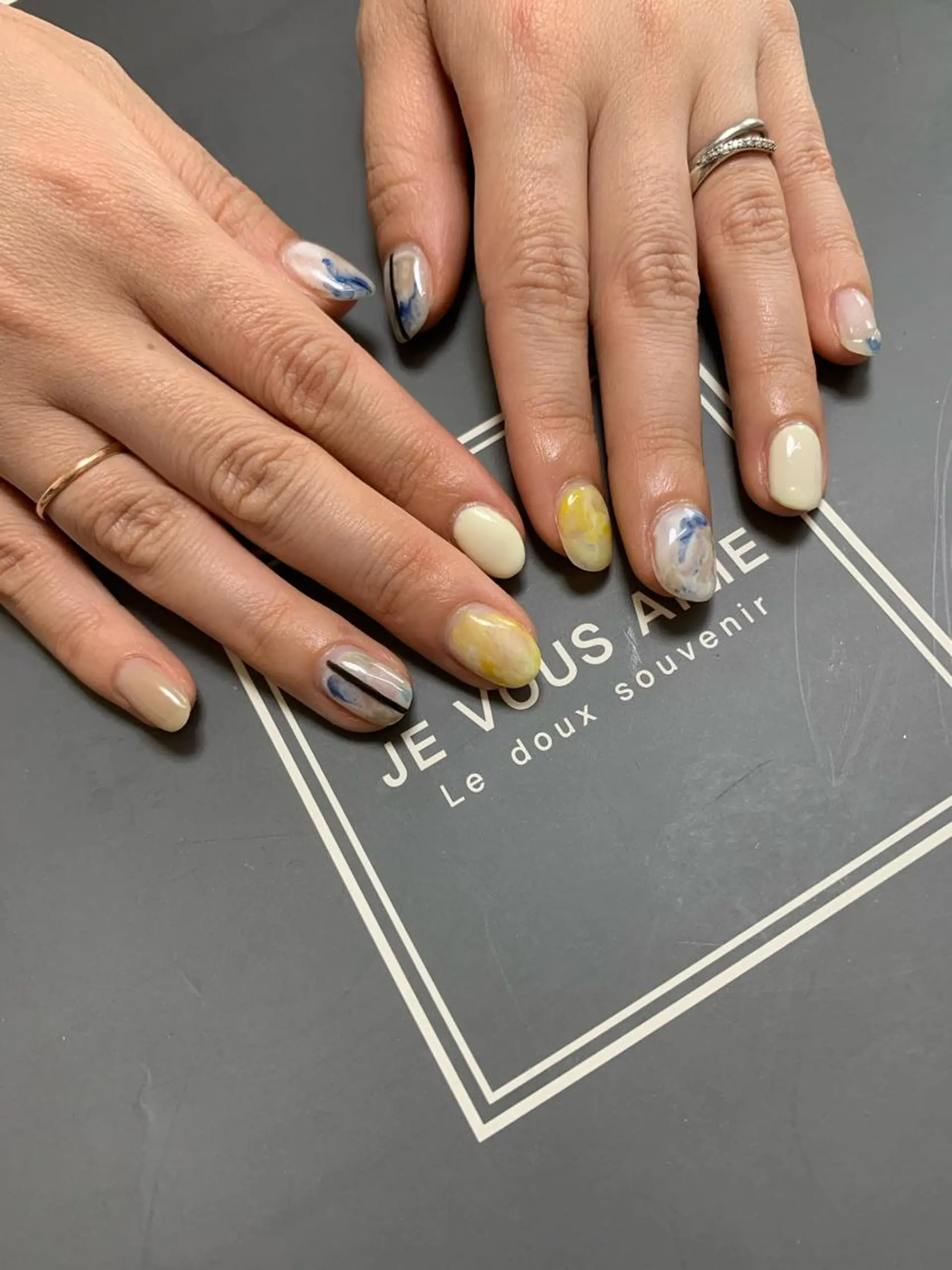 ネイル アートネイル ニュアンスネイル フットネイル misaki ..のネイルデザイン