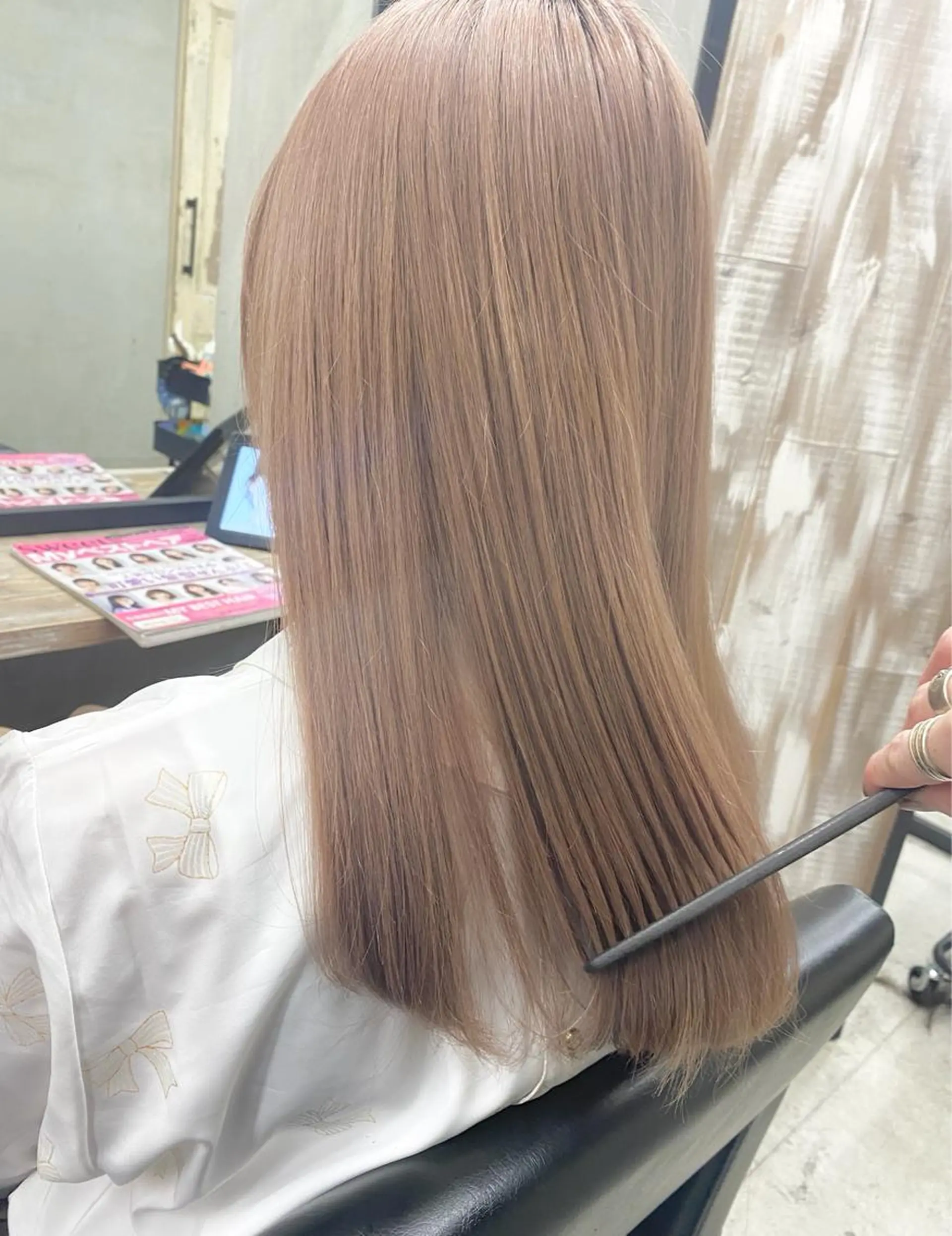 ミディアム カラー パーマ ヘアアレンジ メンズ キッズ ネイル マツエク・マツパ ベージュカラー ミルクティーベージュ ヘアカラー トリートメント ヘアセット 🌸グレージュ/ 艶髪🌸yutaのヘアスタイル