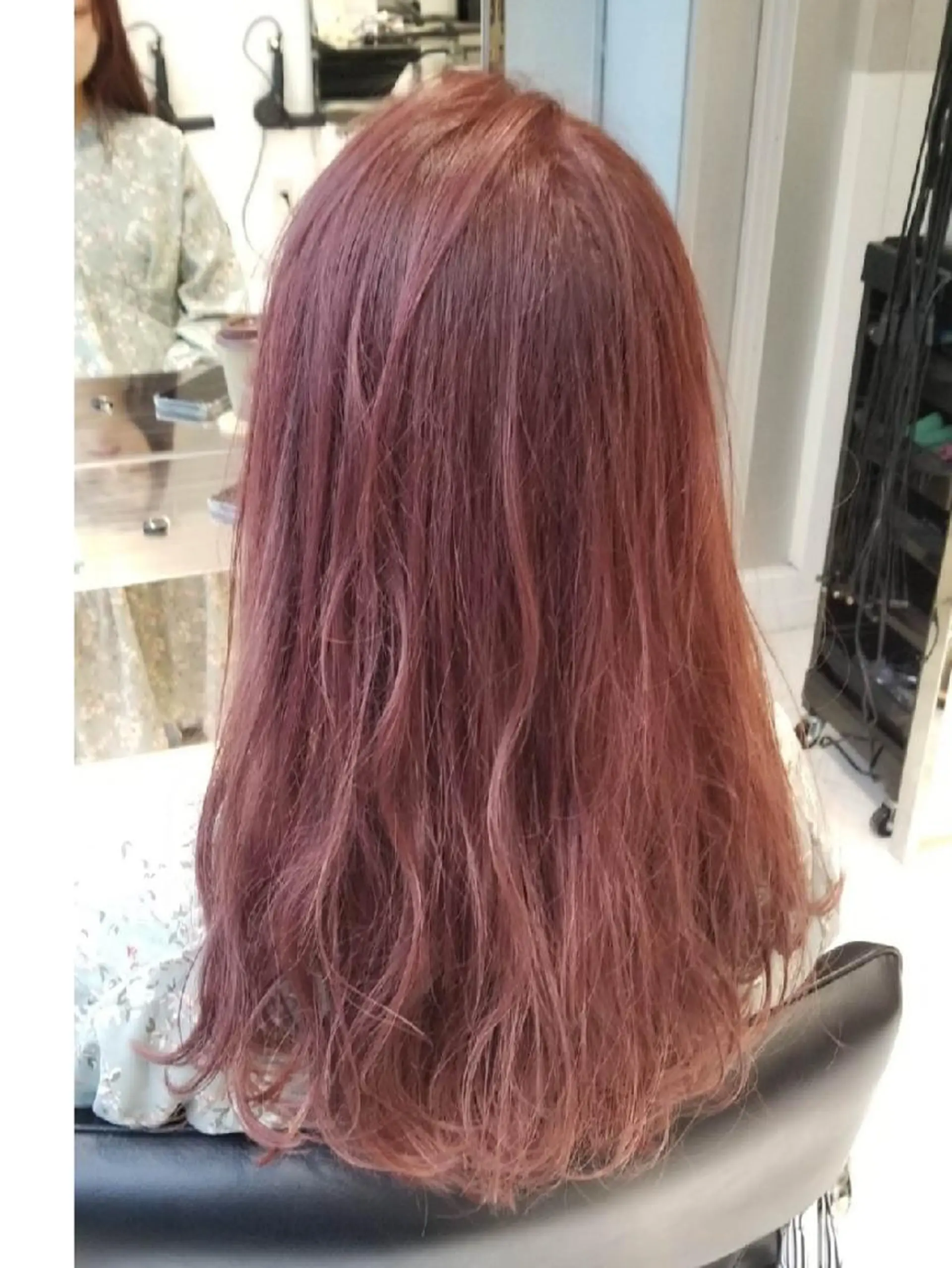 ロング カラー ブリーチ カシス ピンクカラー 🔴赤み消し/ 艶カラー落合　優🔴のヘアスタイル