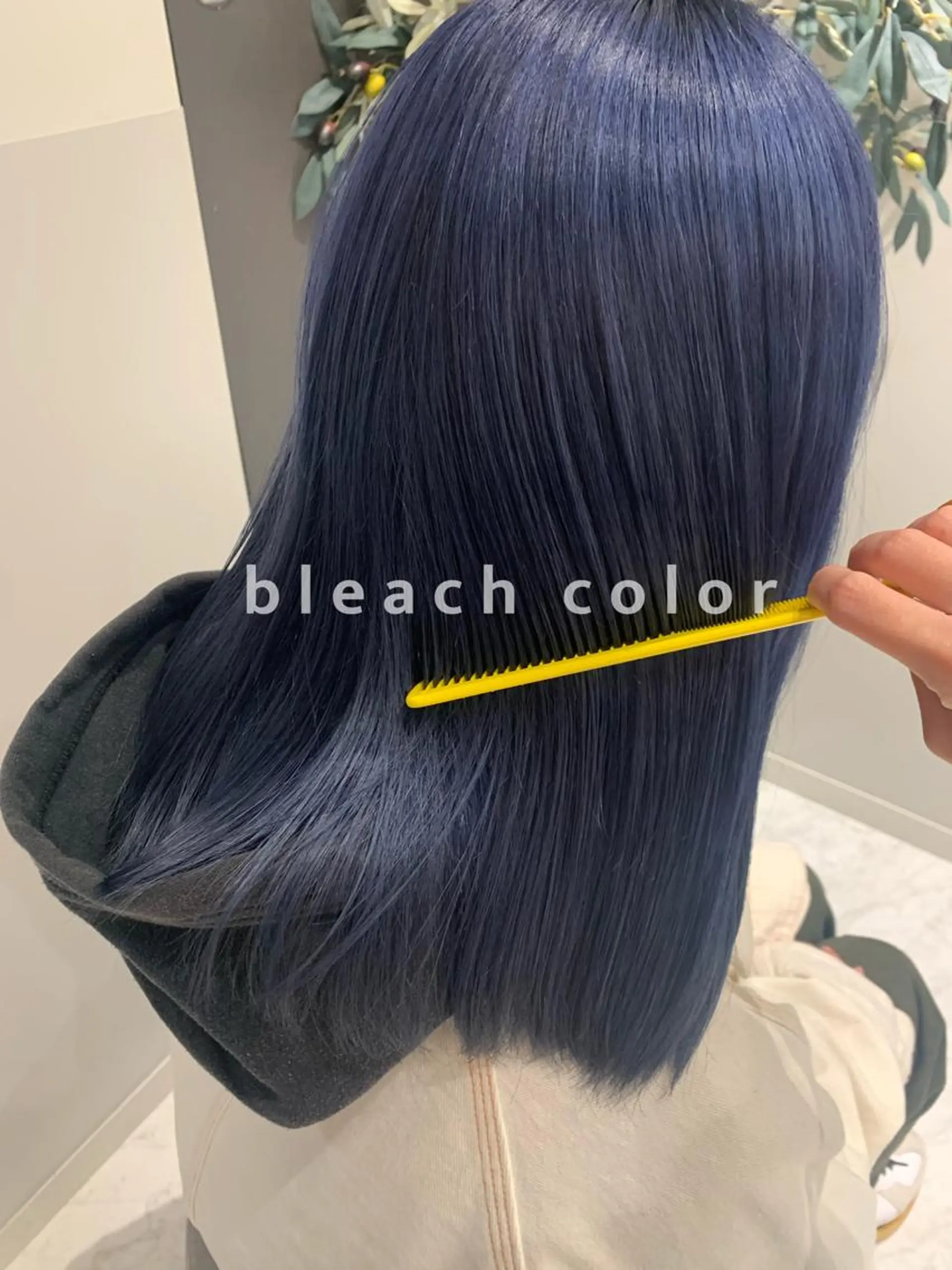 ロング カラー RINA🧤 デザインとボブのヘアスタイル