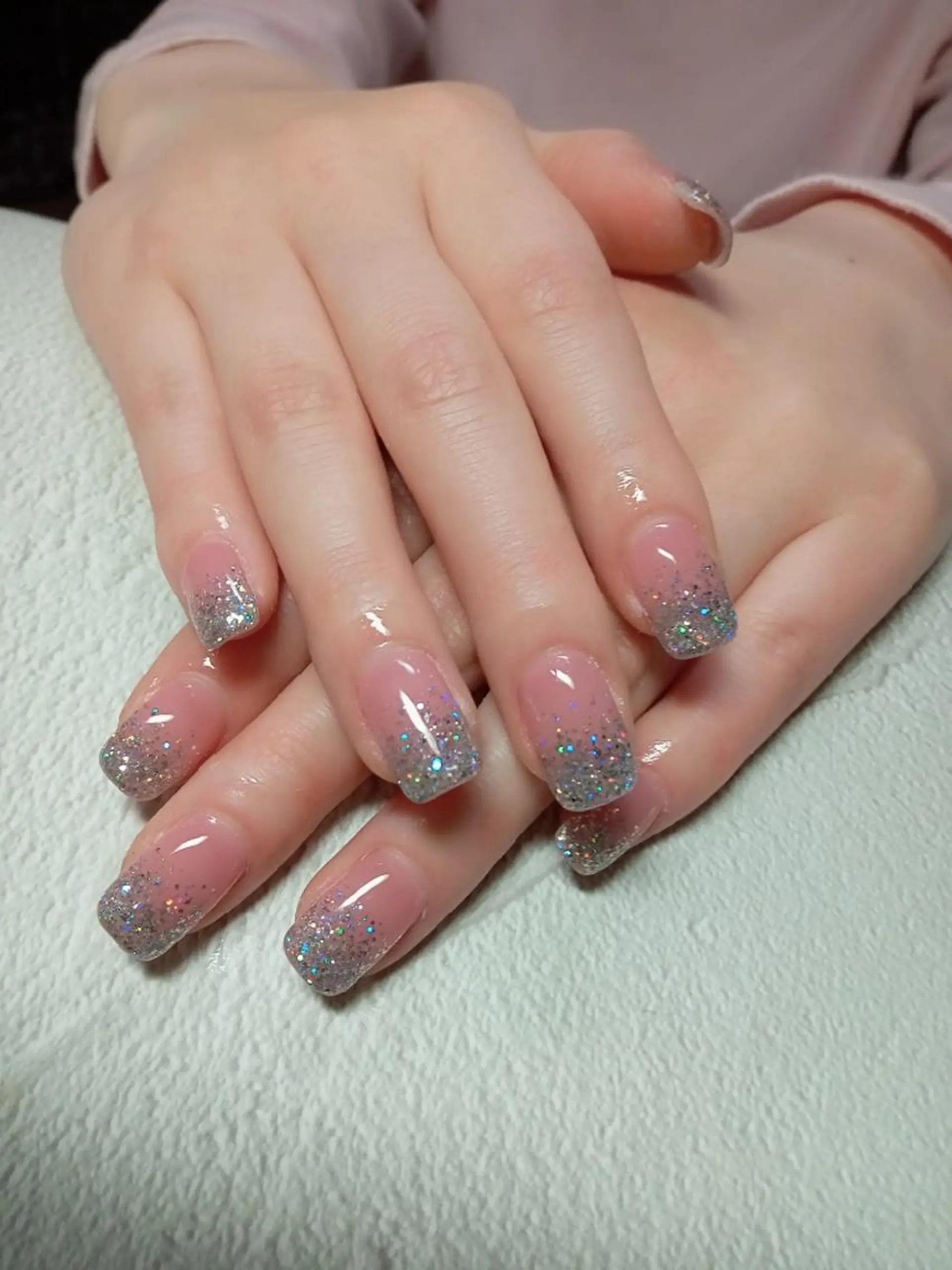 ネイル フレンチネイル グラデーション キラキラネイル ラメ(グリッター) ラメグラデーション ハンドネイル flure de neige yukiのネイルデザイン