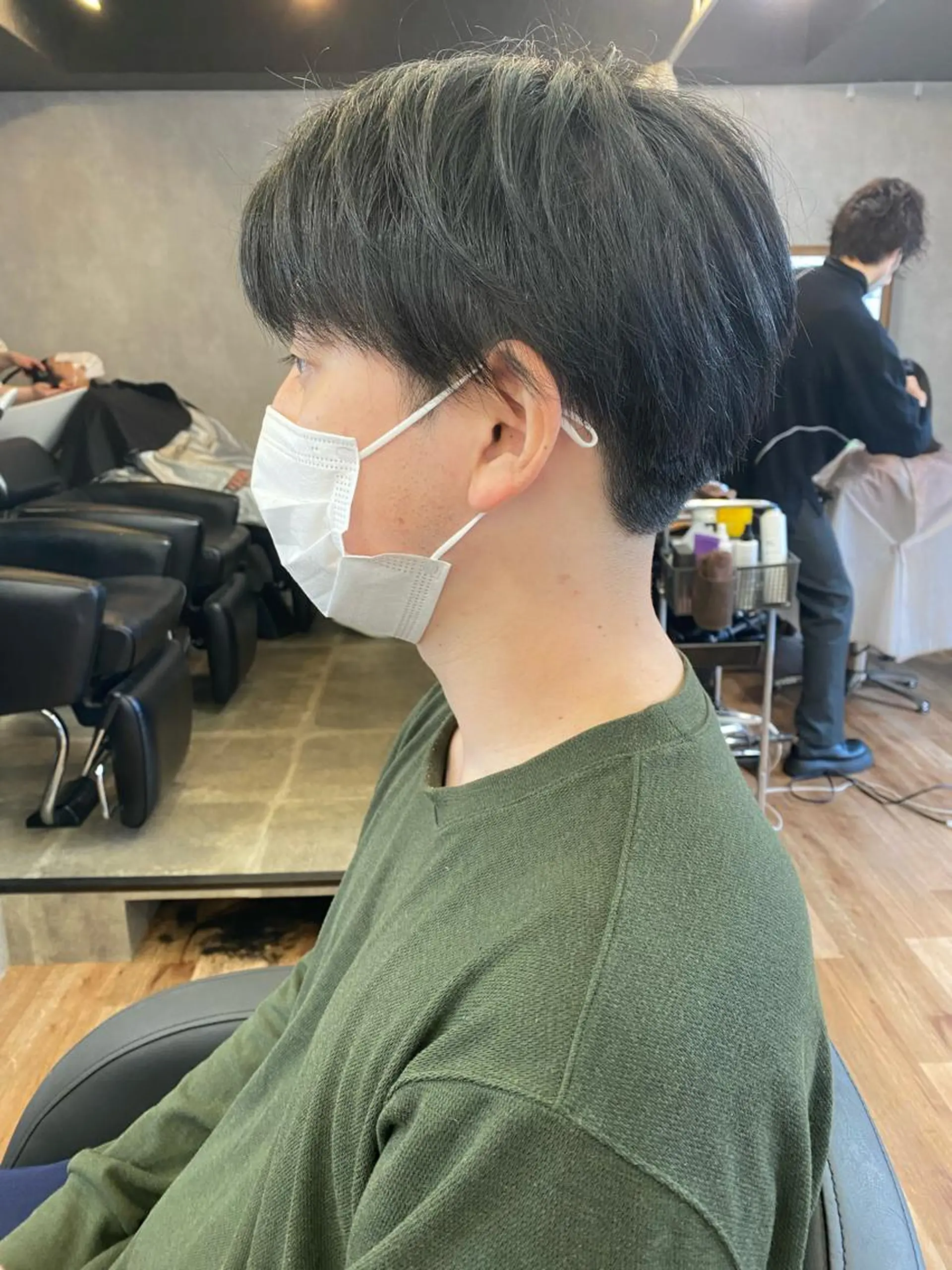 ショート メンズ アップバング センターパート メンズ韓国風 マッシュ メンズショート カット 大人可愛いヘア 大田のヘアスタイル