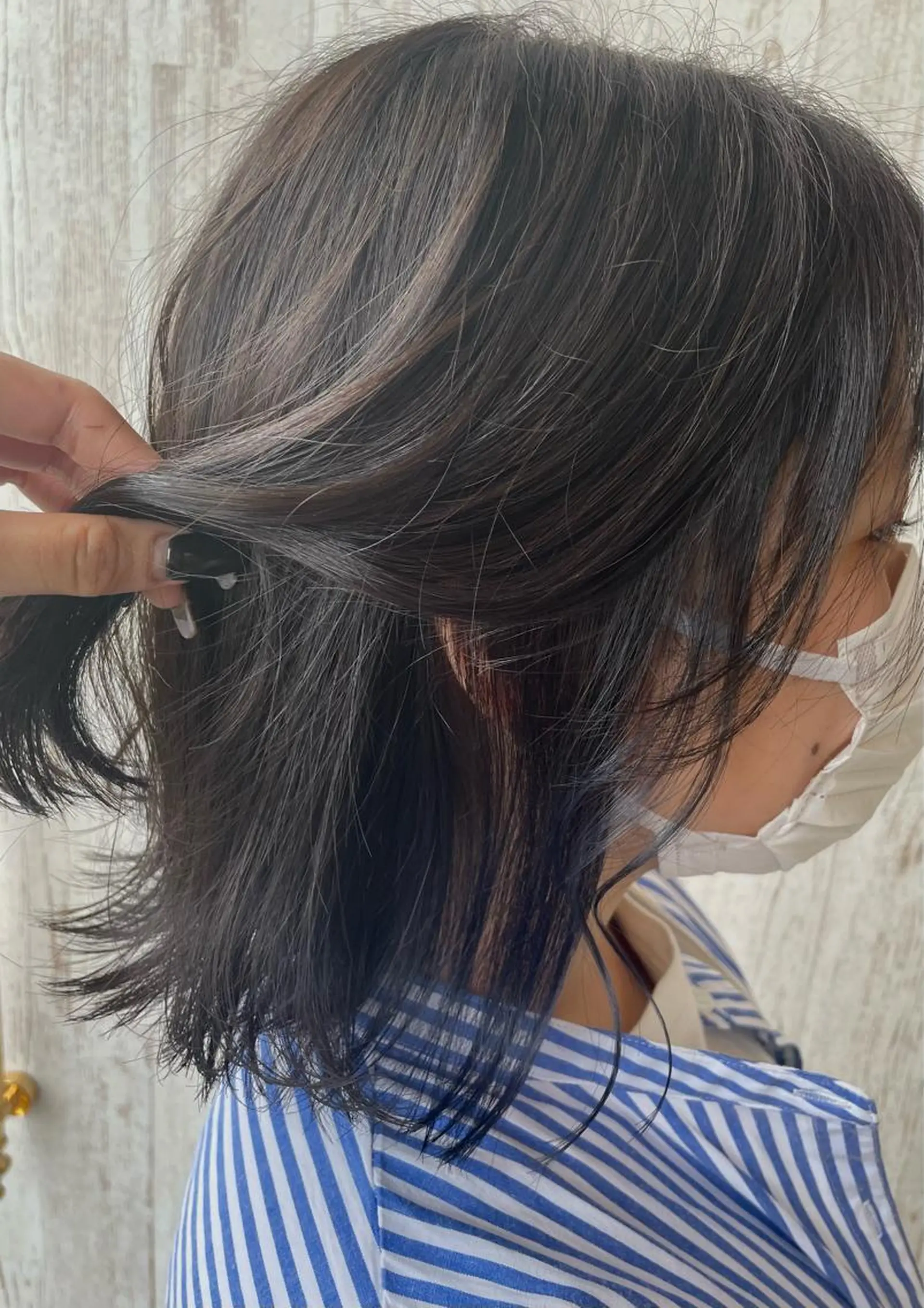 カラー ピンクカラー 岡村 真子のヘアスタイル