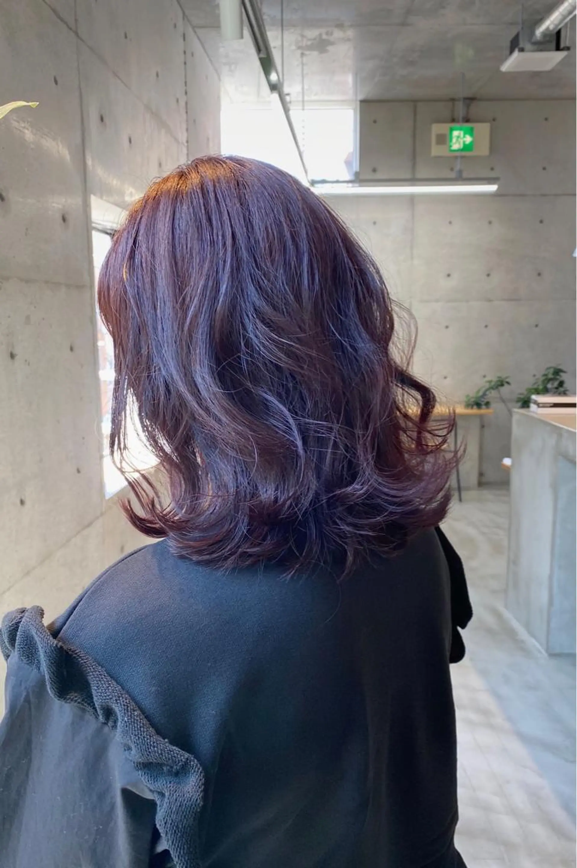 セミロング カット ヘアカラー パーマ トリートメント son hair HIROEのヘアスタイル