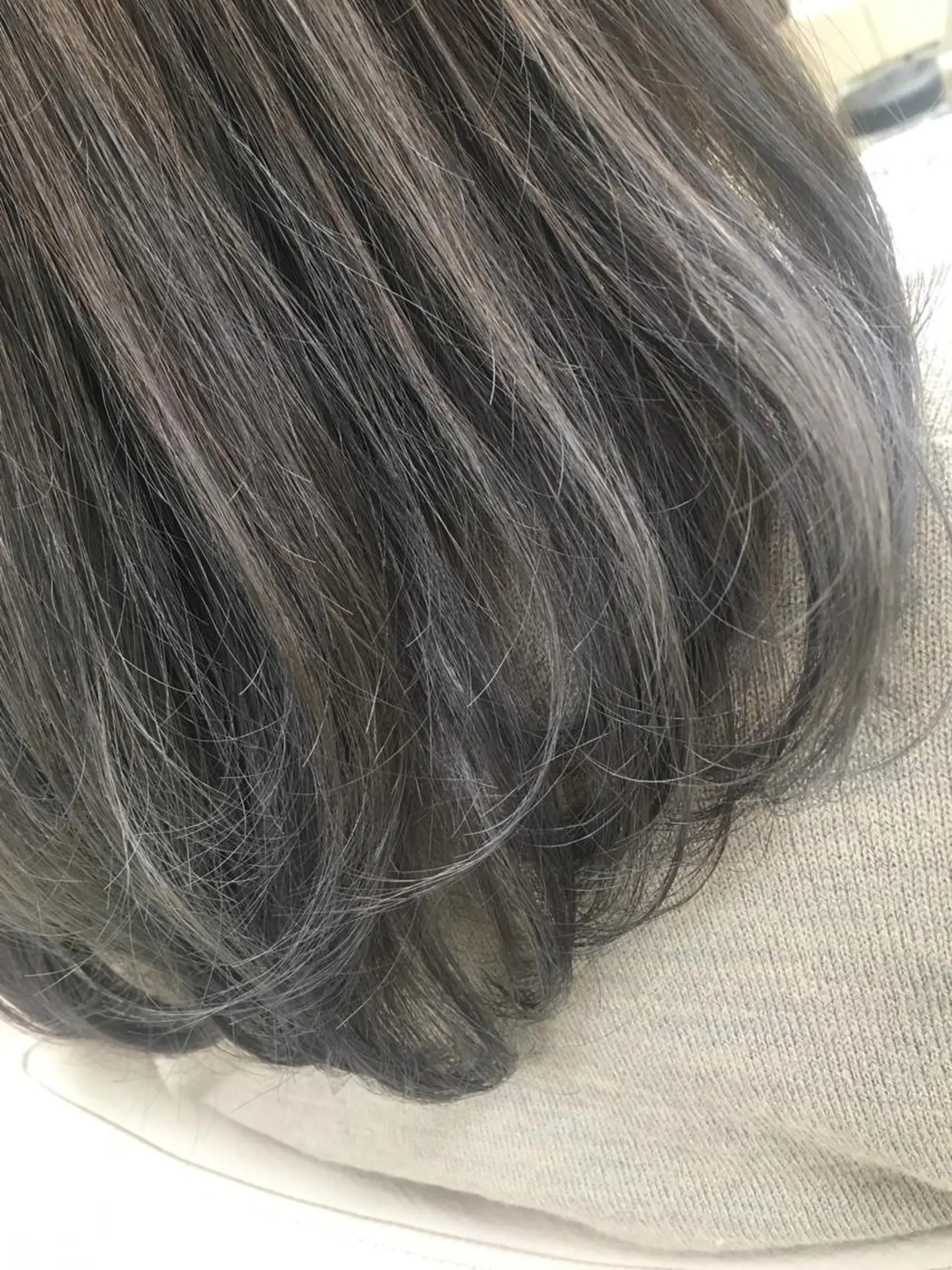 セミロング アッシュ カット ヘアカラー トリートメント K kasumiのヘアスタイル