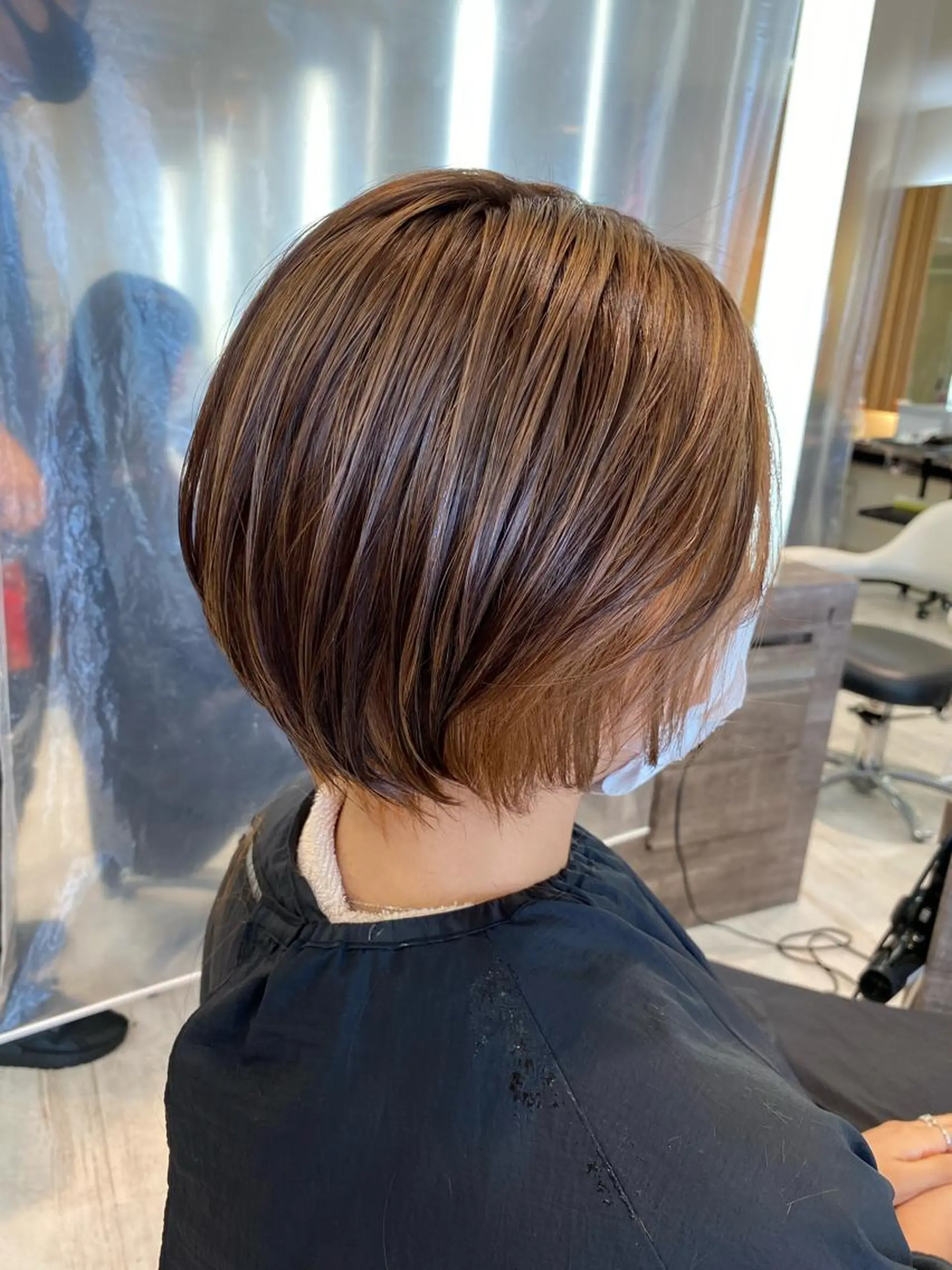 ショート カラー ベージュカラー ハイライトカラー ハイライト ベージュ/インナー カラー🤍Rieのヘアスタイル