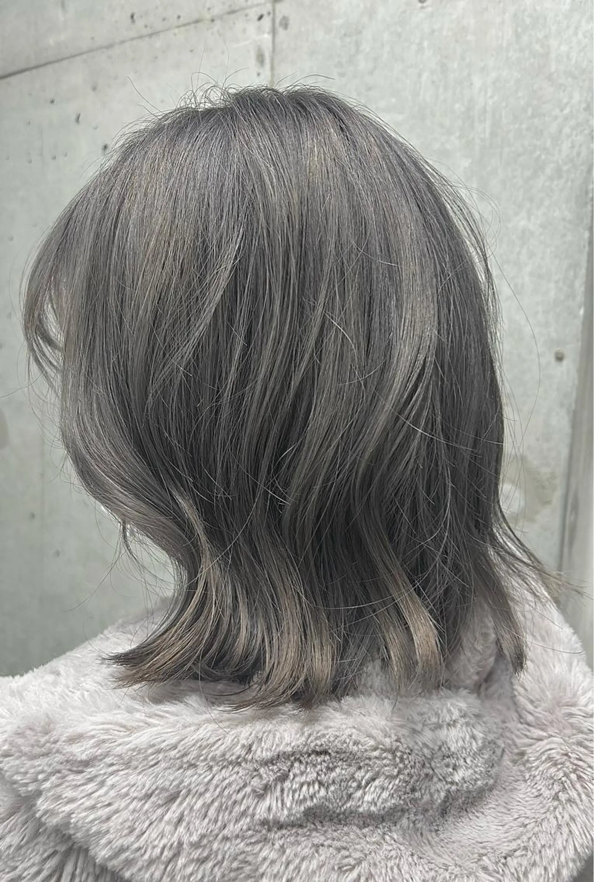 ミディアム カラー にった みずきのヘアスタイル