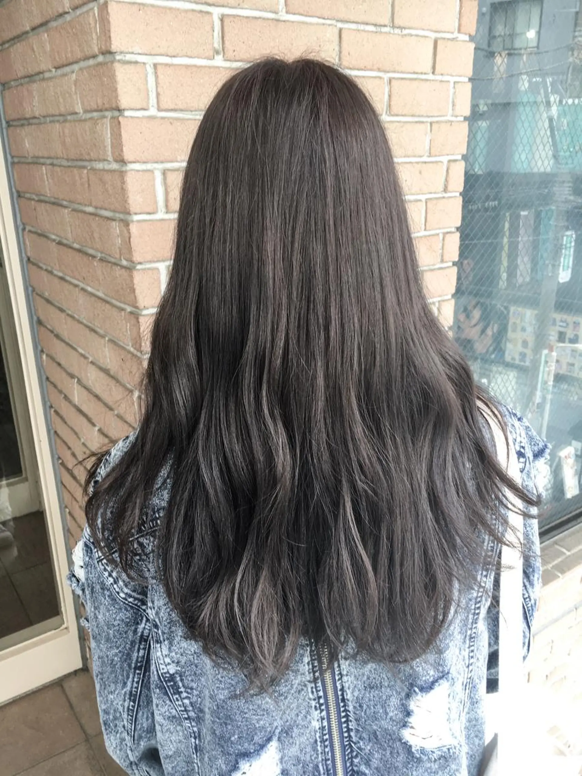 ロング カラー ダークグレー ダブルカラー 北條 優輝のヘアスタイル