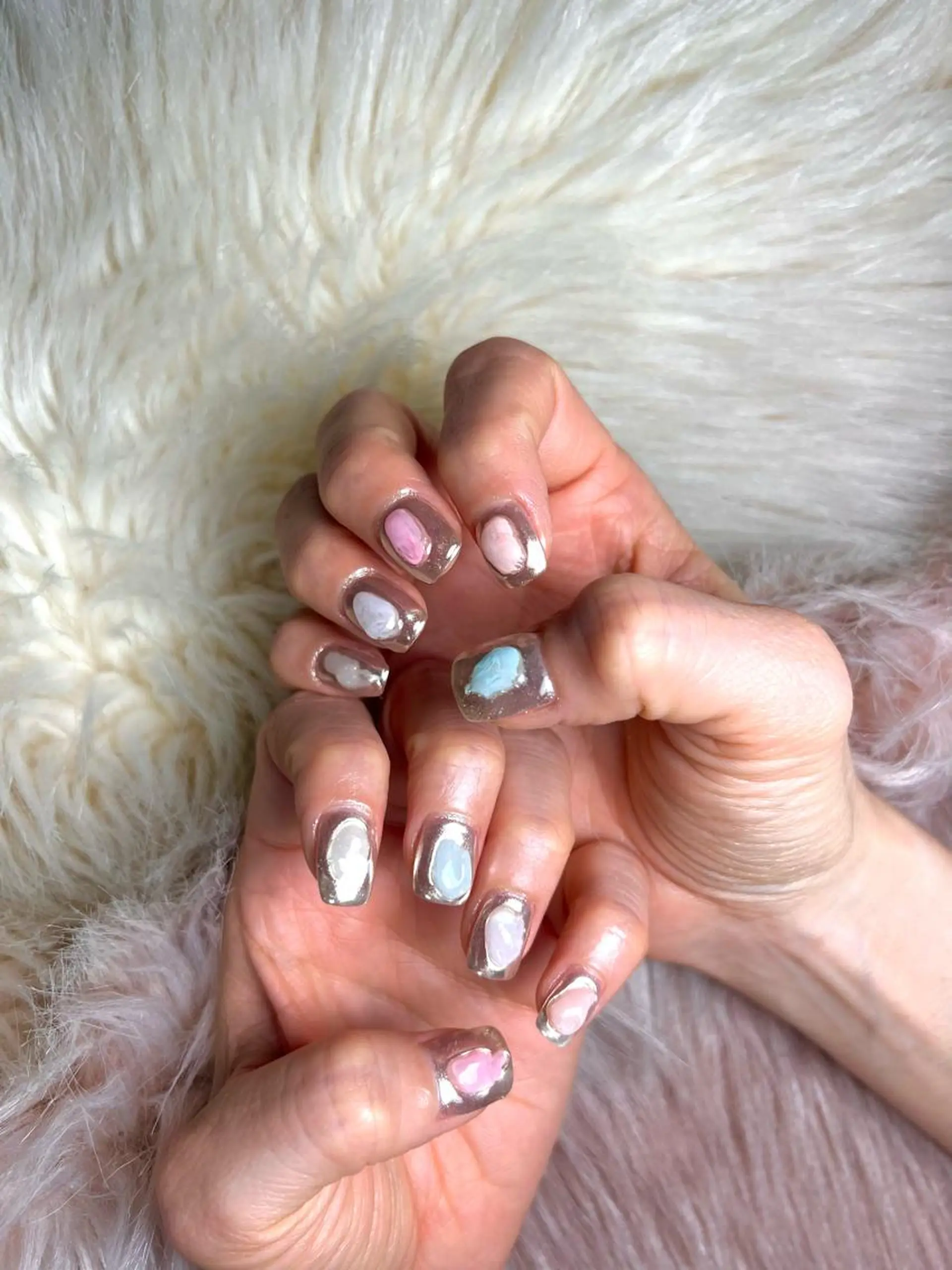 ショート ネイル アートネイル ジェルネイル ミラーネイル 持ち込み パラジェル flowers nailのネイルデザイン