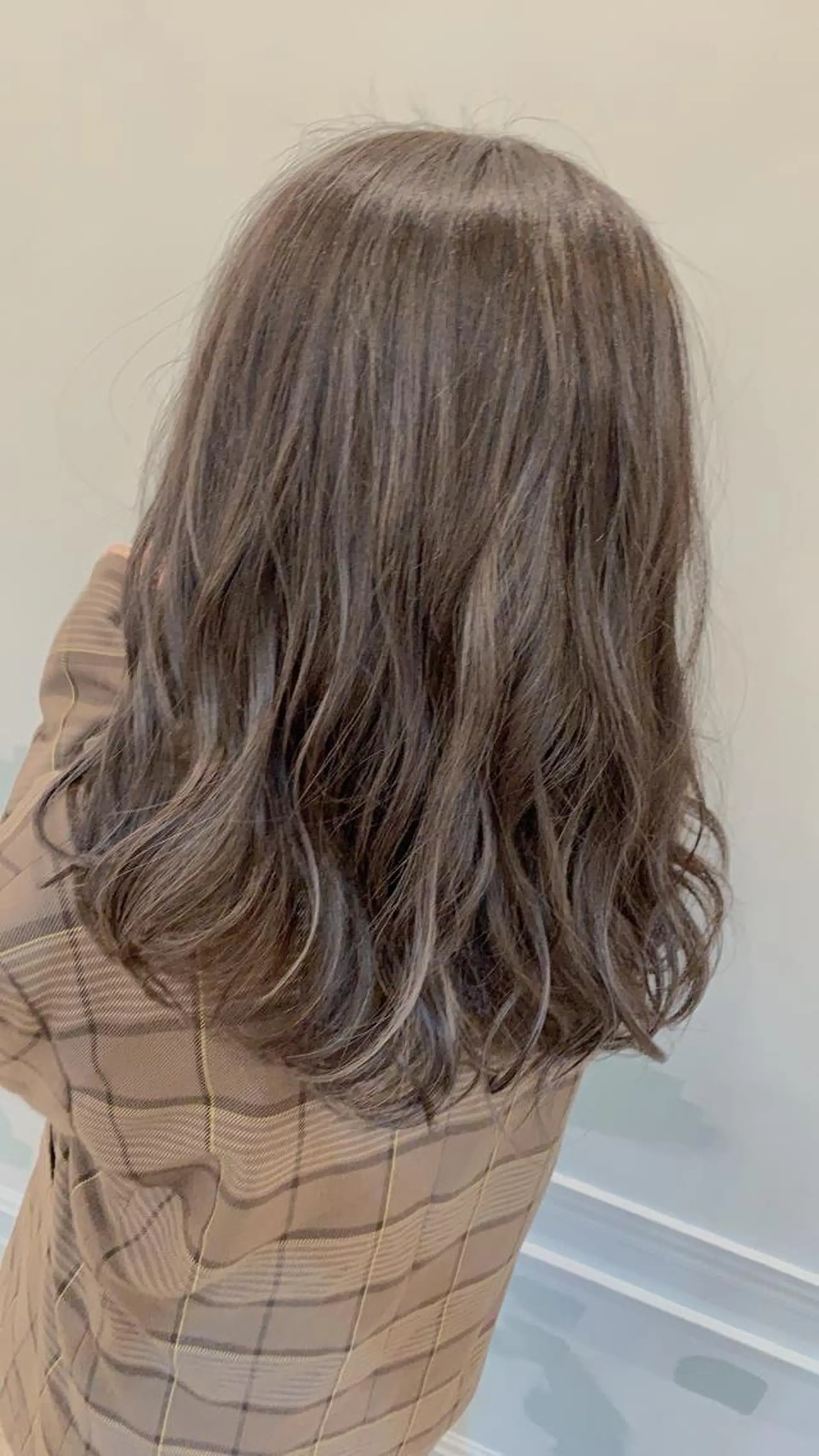 ミディアム ハイライト ヘアカラー トリートメント Mavie 東奈々子のヘアスタイル
