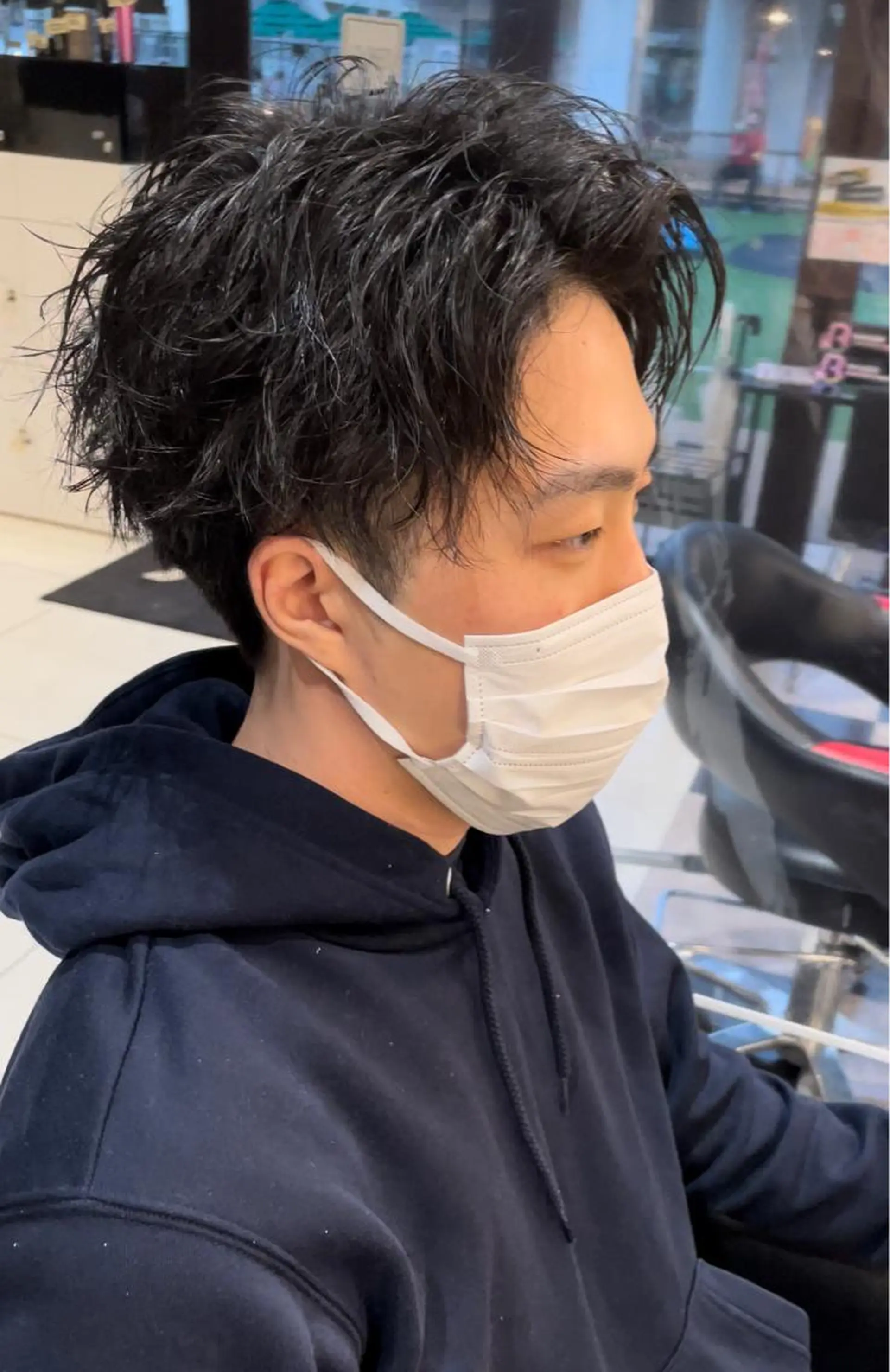 ショート パーマ メンズ センターパート パーマ メンズヘア特化 崎田 成人のヘアスタイル