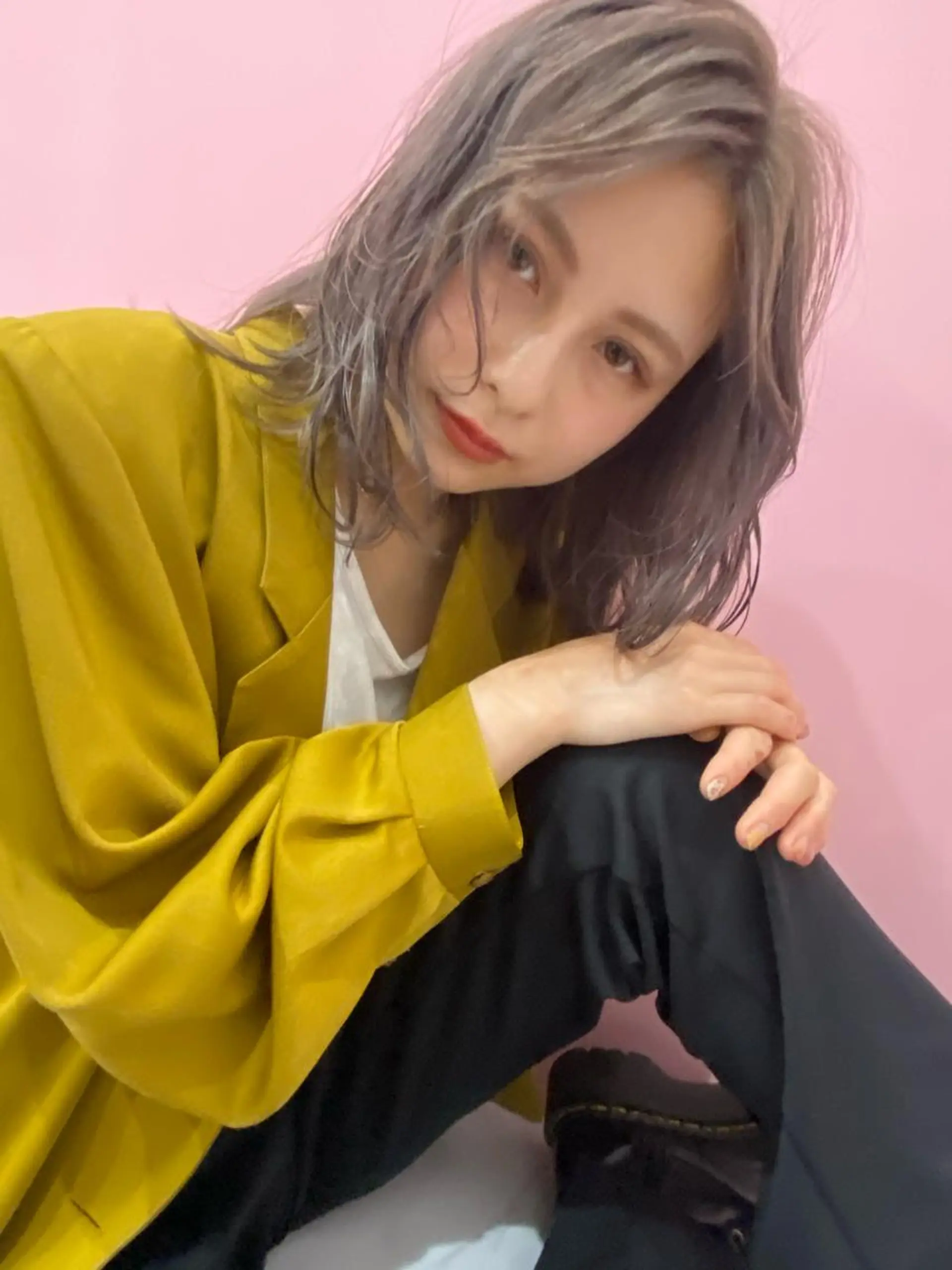 ミディアム カラー 内田 衣海のヘアスタイル